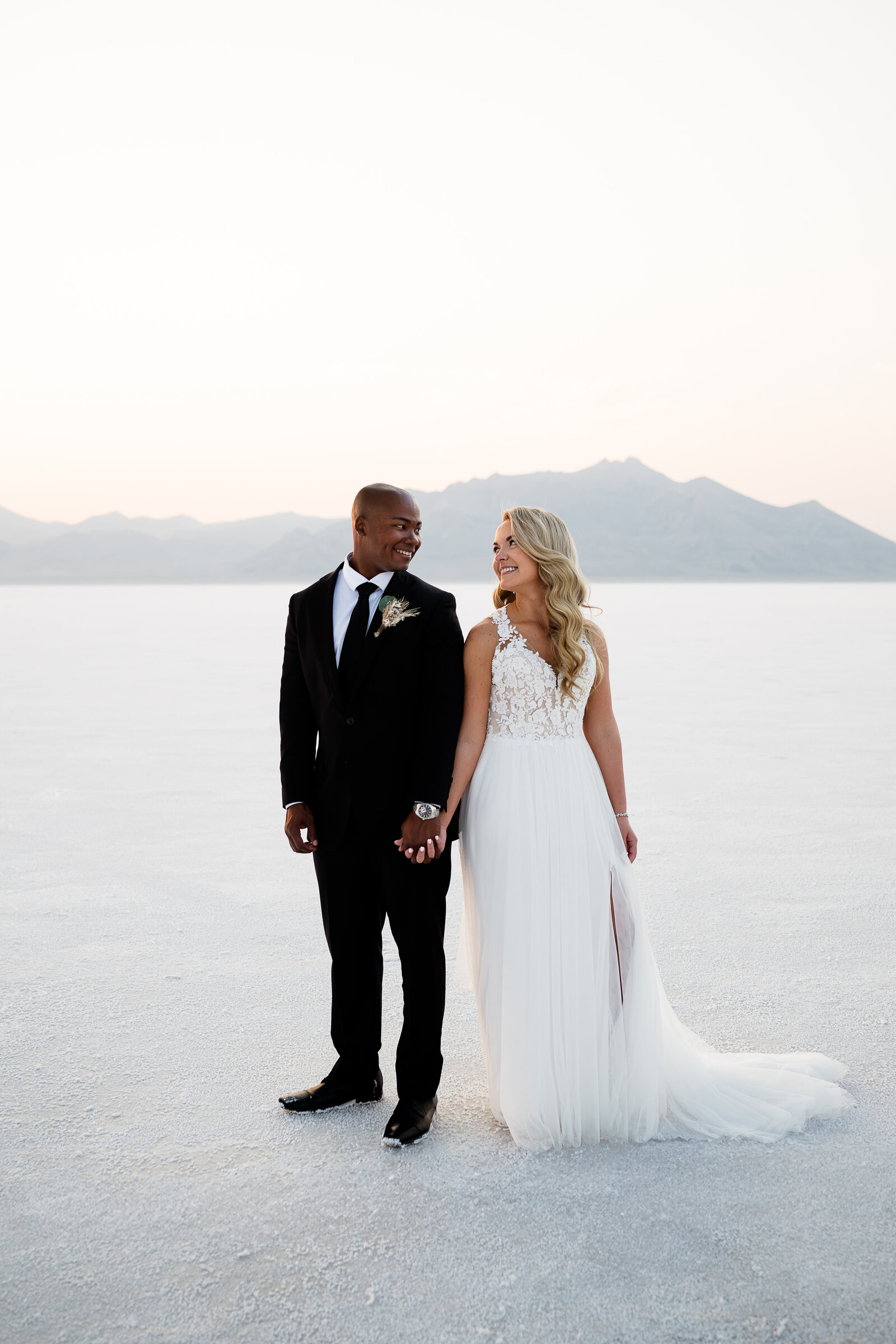 Salt_Flats_Elopement_becca_photo-25