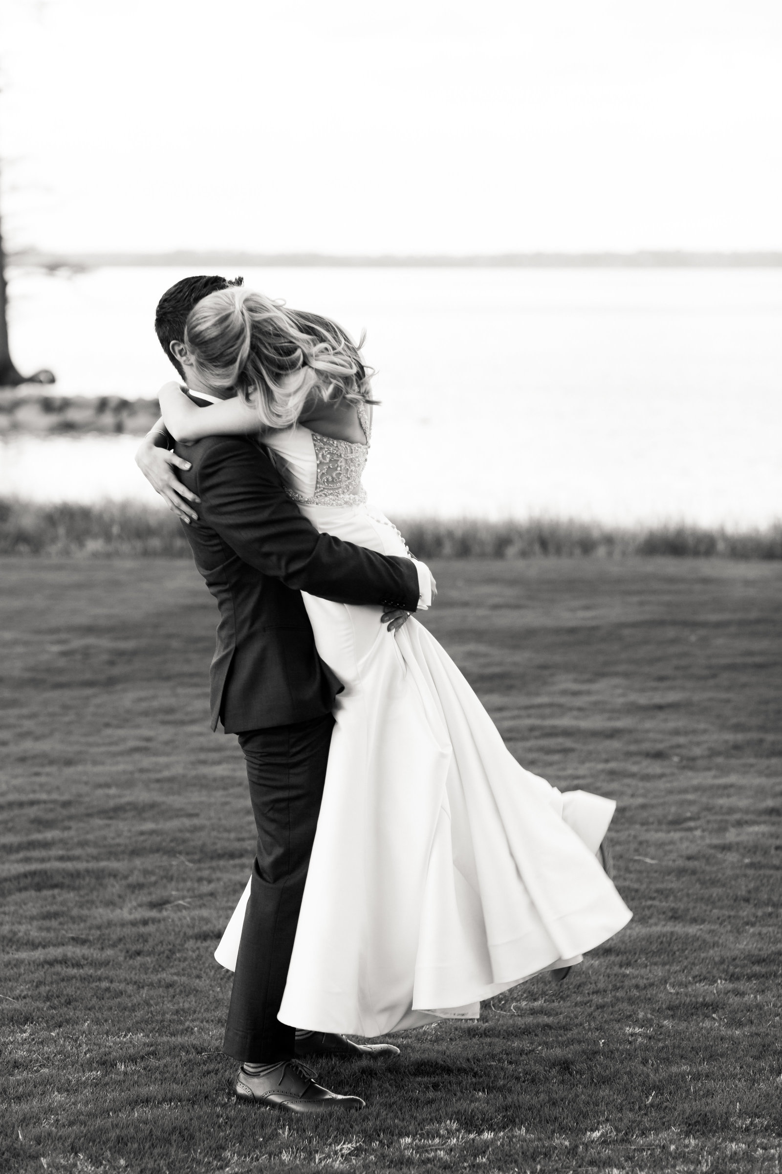 Two Rivers Country Club Classic Spring Wedding by Elizabeth Friske Photography-47