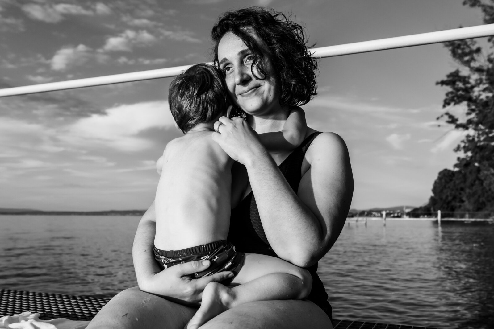 seance photo nouveau ne a domicile - photographe famille lifestyle thonon - vanessa amiot
