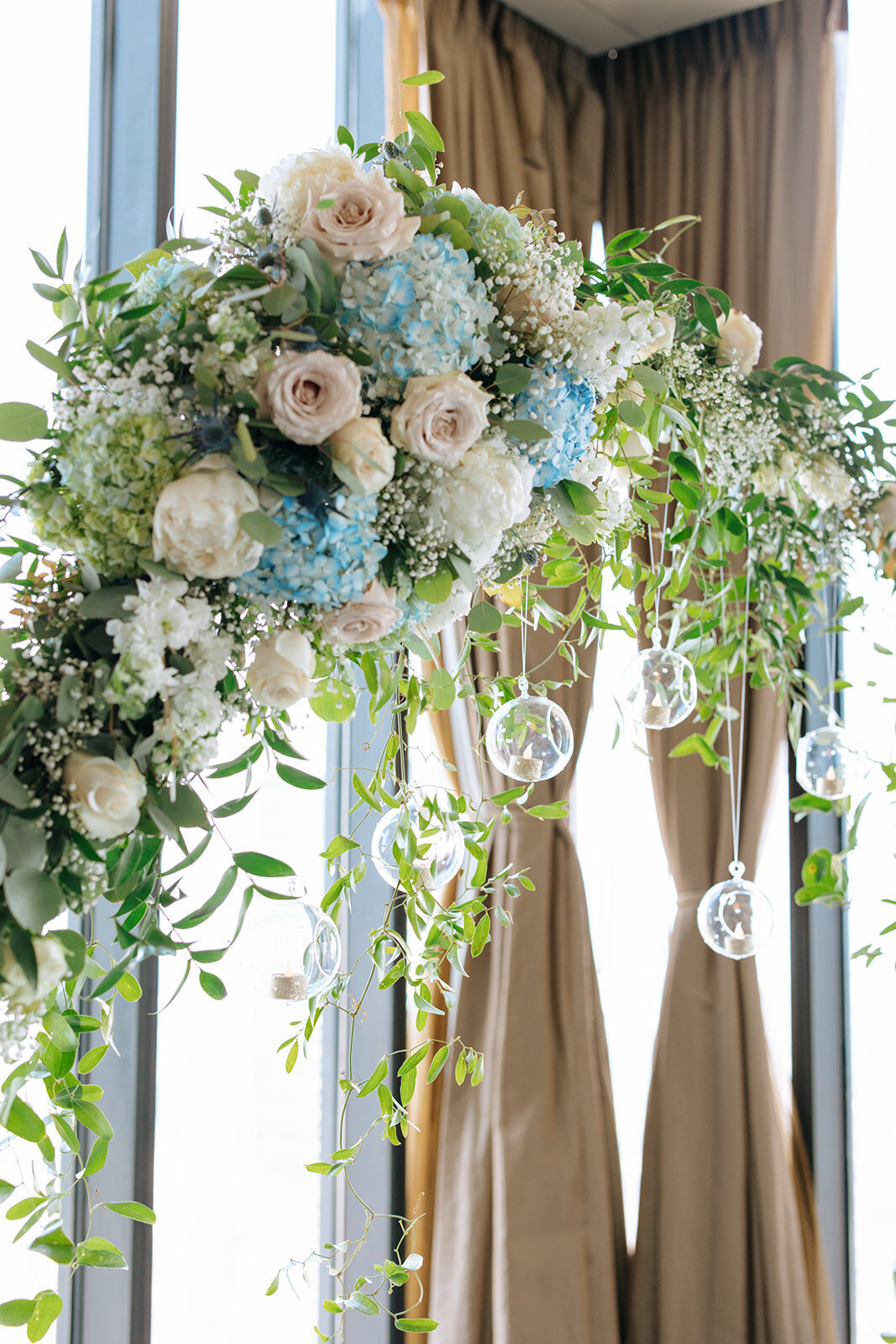 wedding-floral-arch-elegant-unique