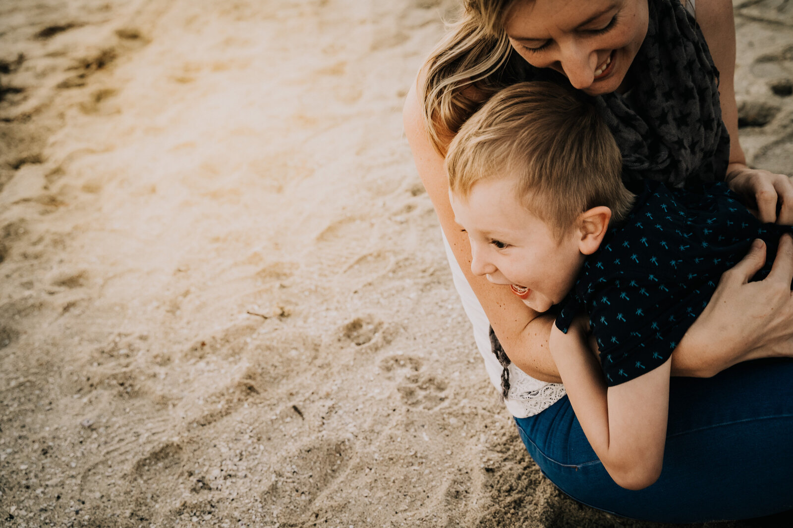 Papamoa-photographer-family-beach-baby-55-2