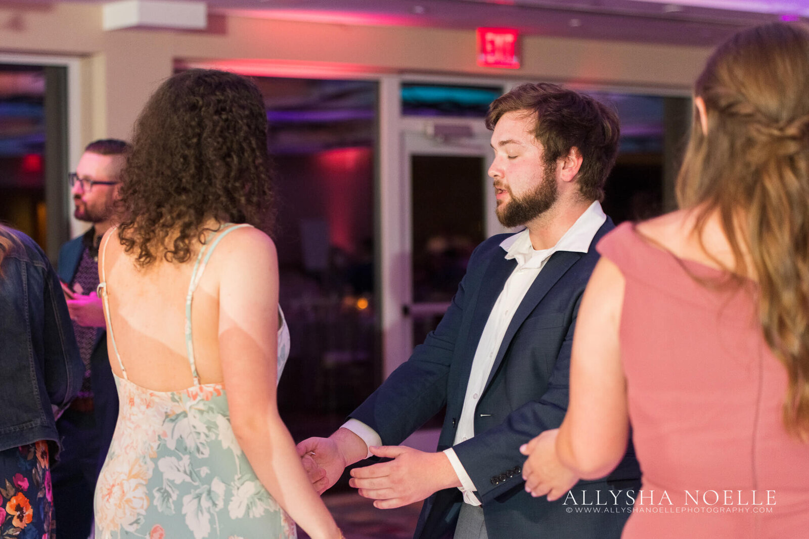 Wedding-at-River-Club-of-Mequon-965