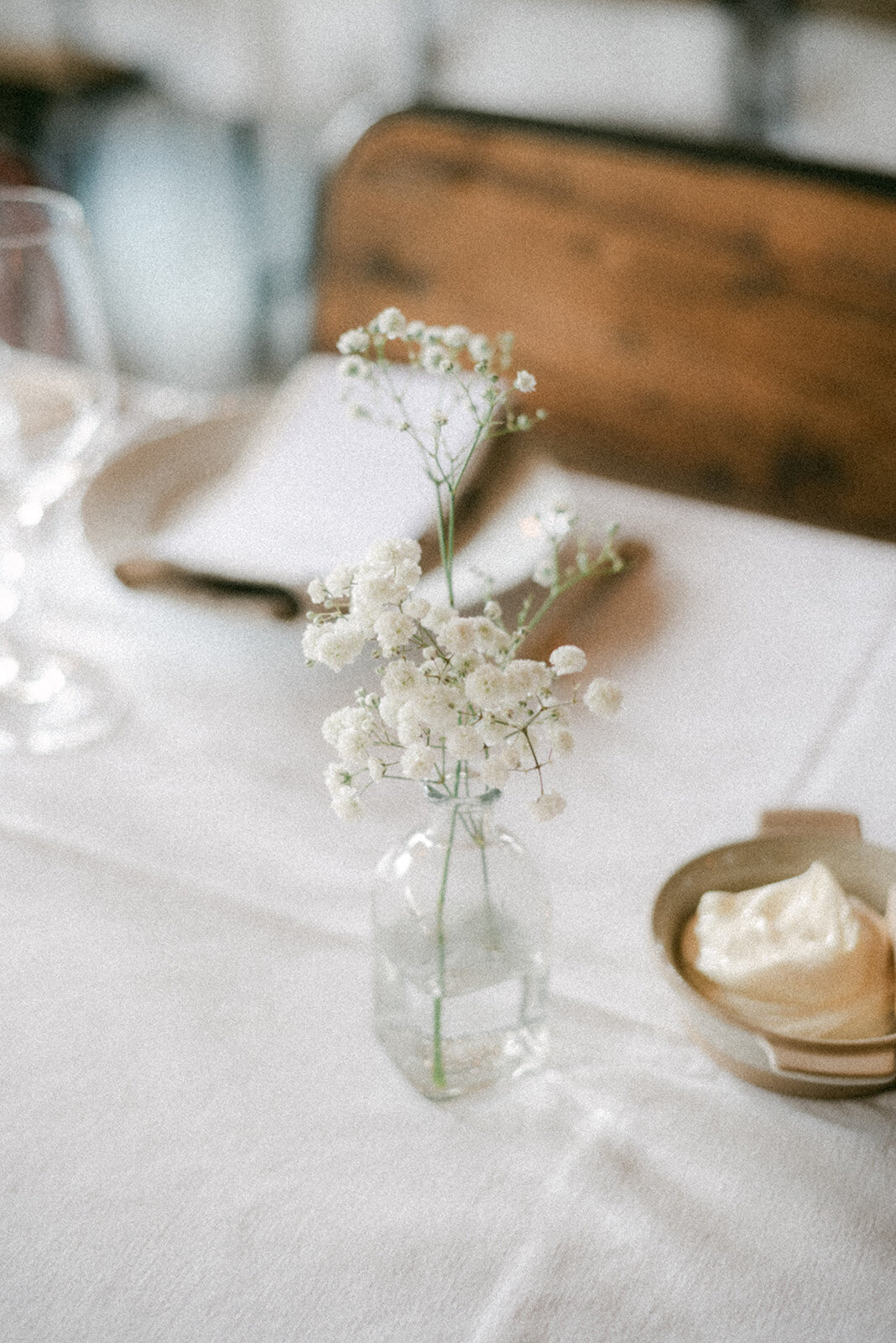 Wedding photo of an Intimate  wedding reception  in Porvoo by photographer Hannika Gabrielsson