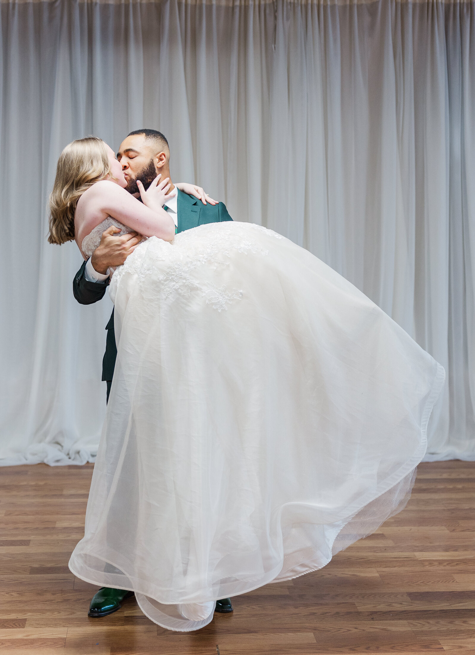 Bride-and-groom-intimate-photoshoot