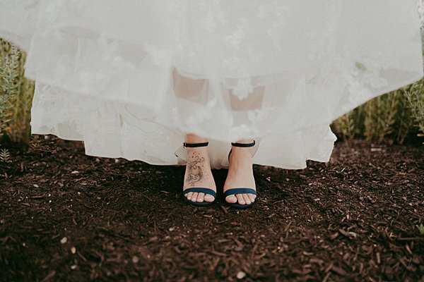 Connecticut-tree-farm-wedding-photographer-sunflowers-blue-wedding-photography-luxury (12)