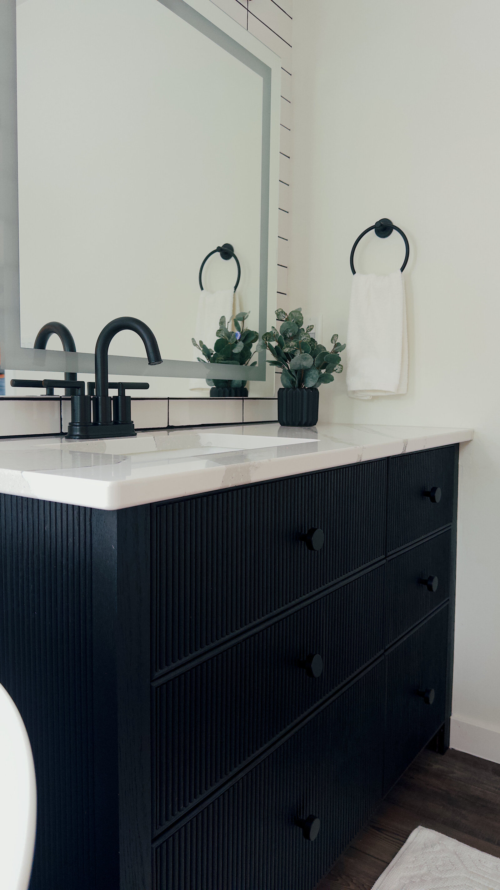 beaded-black-stain-vanities-3