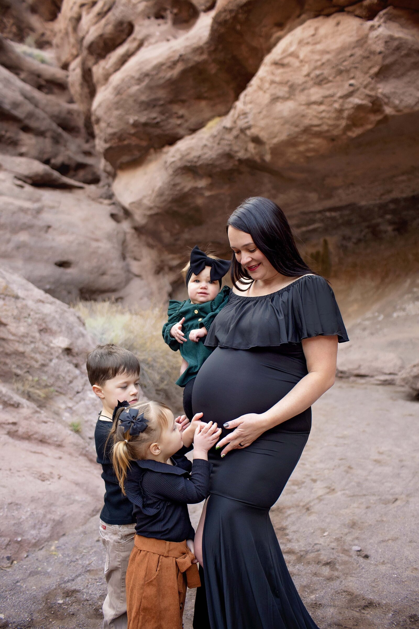 San-Lorenzo-Canyon-family-maternity-session