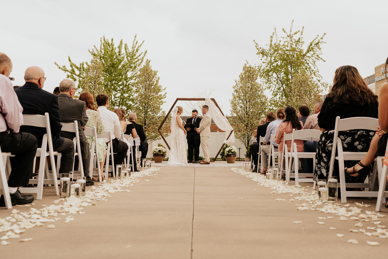 Cedar Rapids wedding photographer - Carriage House Cedar Rapids-150