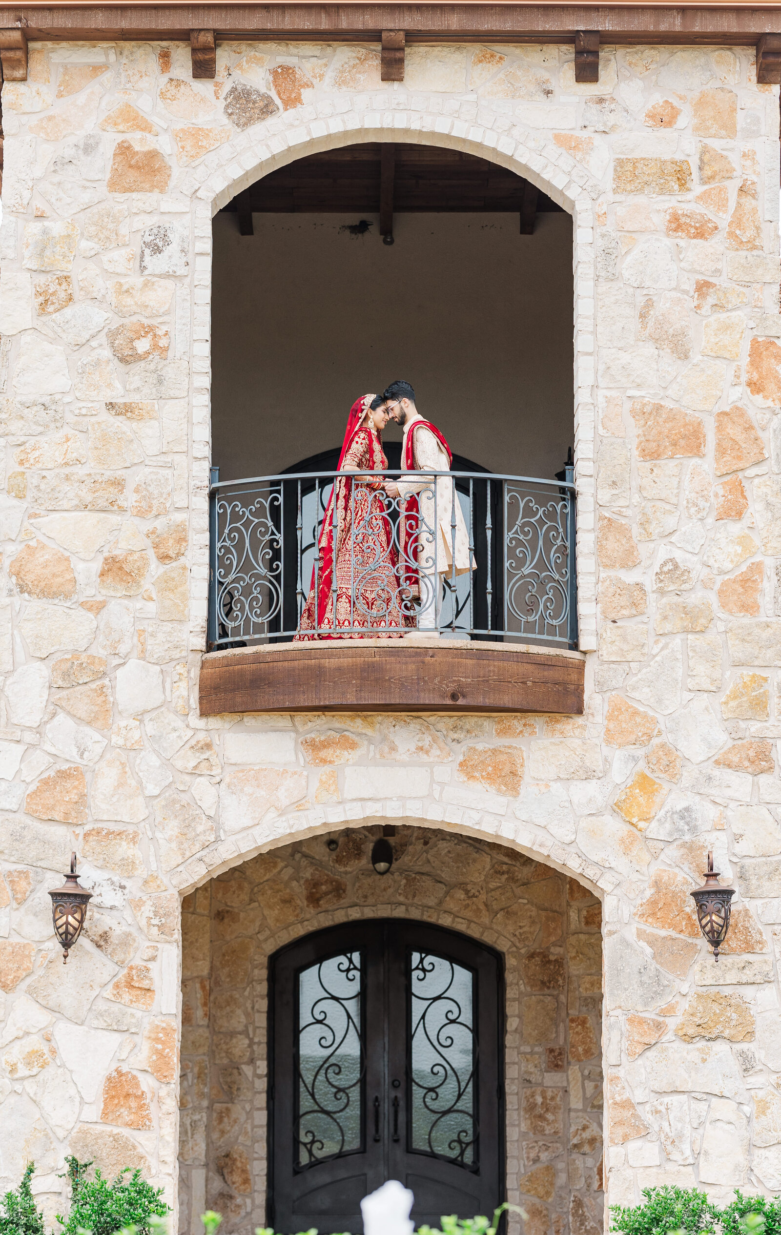 Bride-and-groom-pre-wedding-portrait-ideas