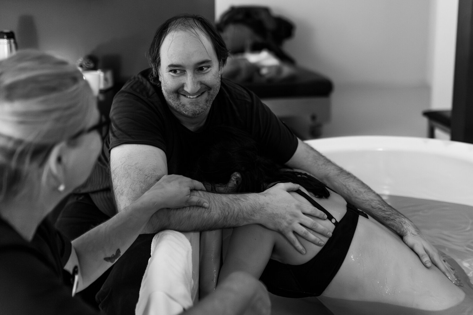 reportage accouchement thonon - photographe accouchement a domicile haute savoie - vanessa amiot-maison-de-naissance