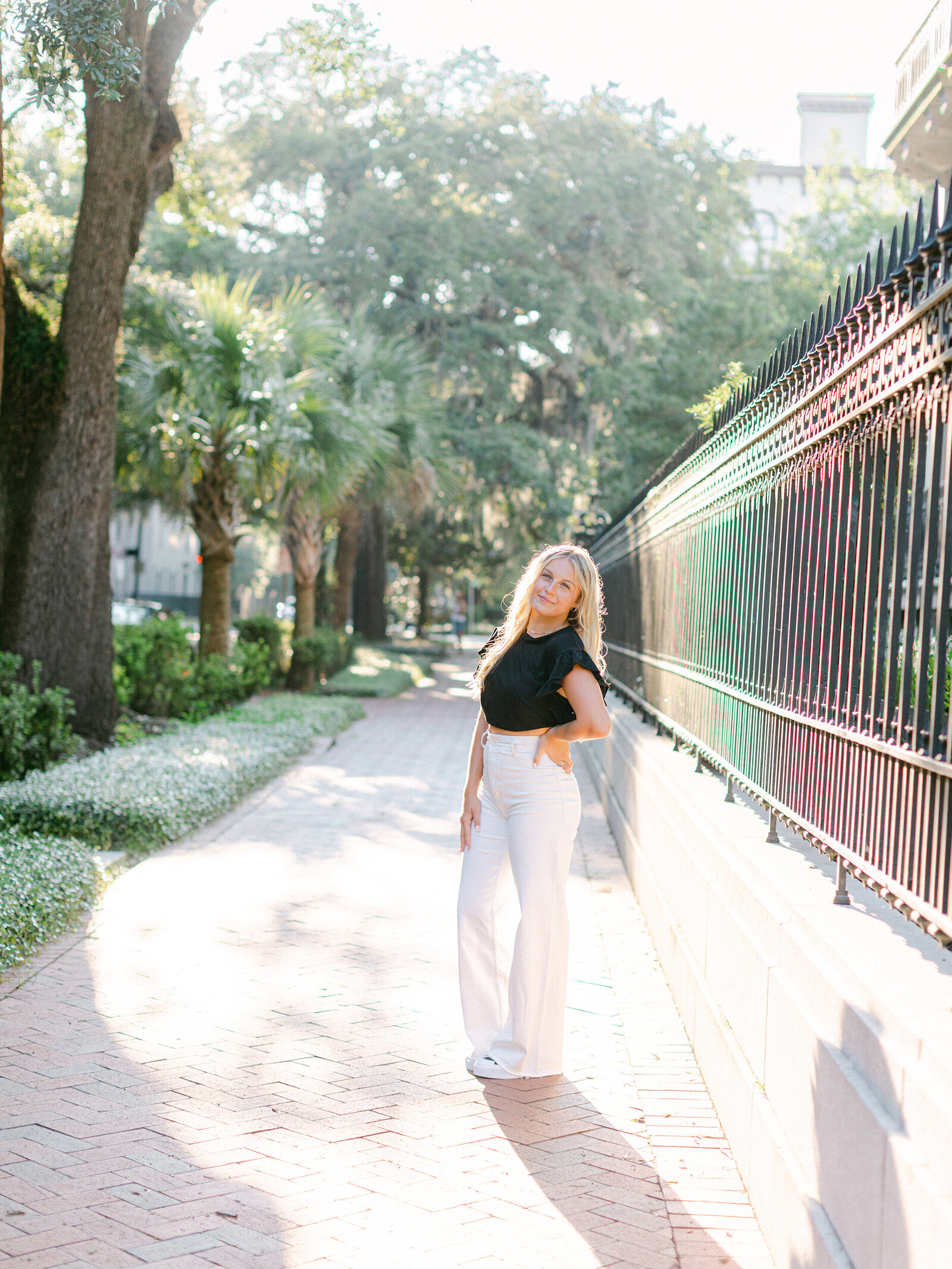 155-torianna-brooke-portraiture-historic-downtown-savannah-senior-session-faith
