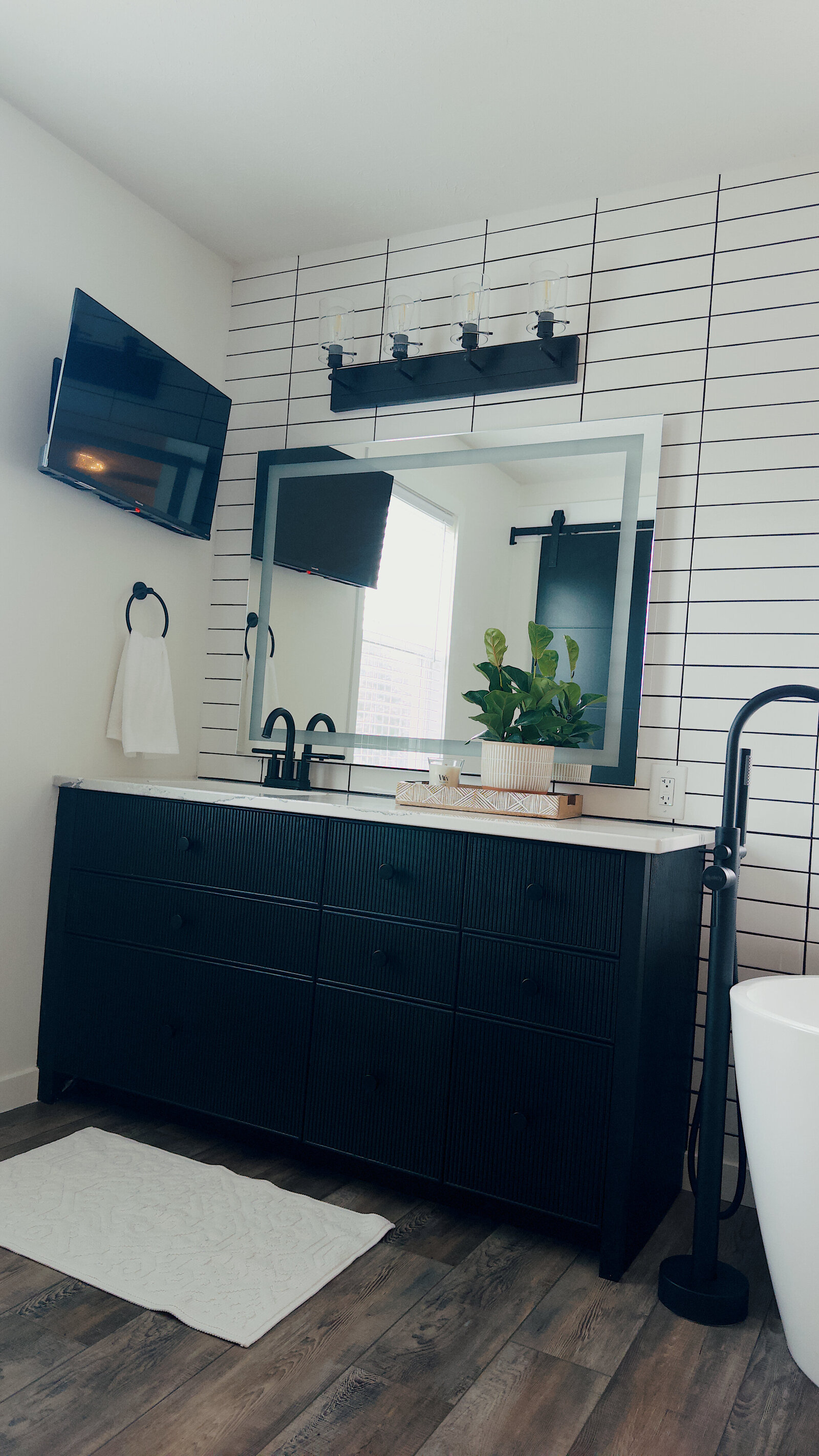 beaded-black-stain-vanities-16