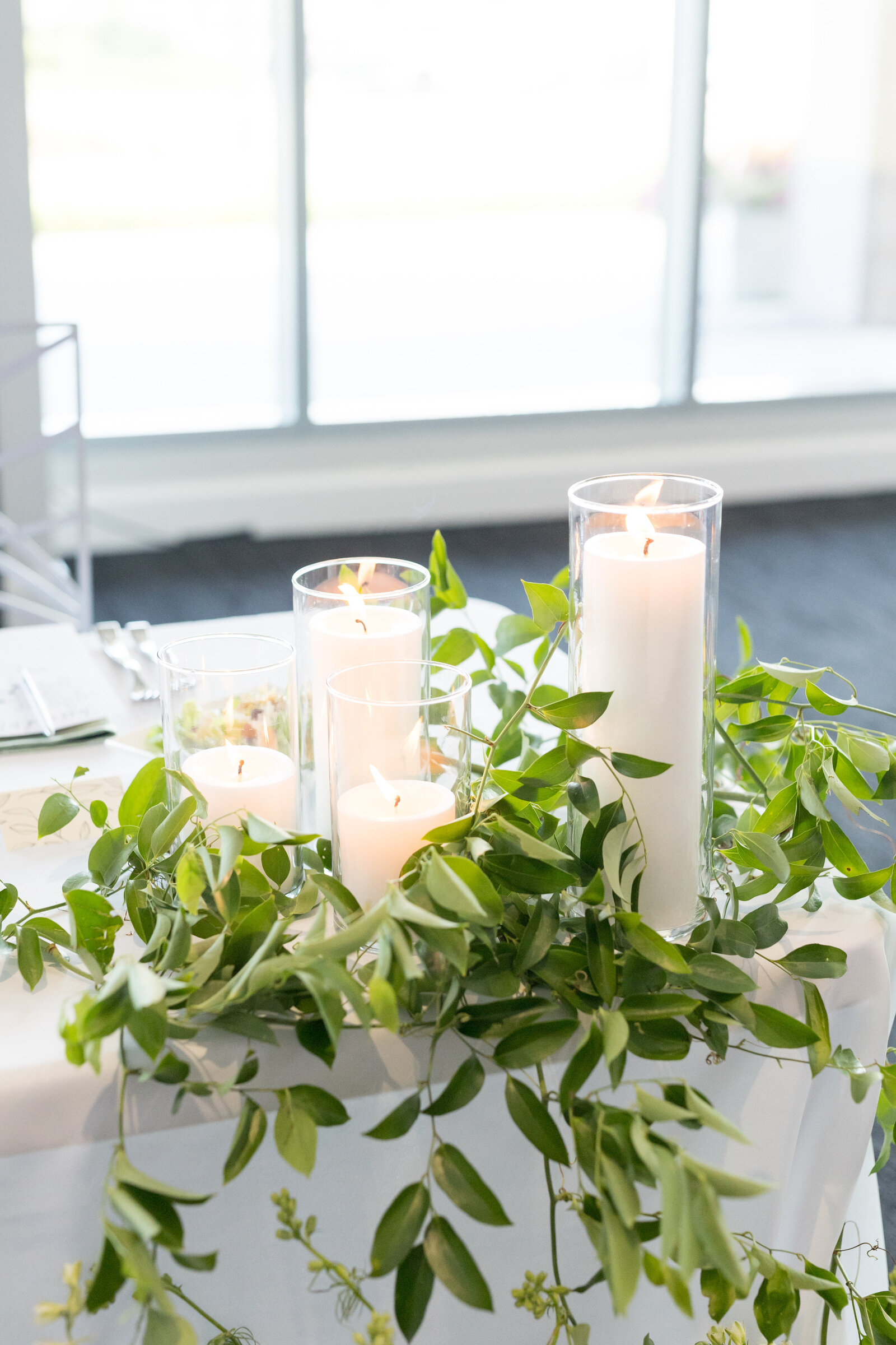 candles on sweetheart table