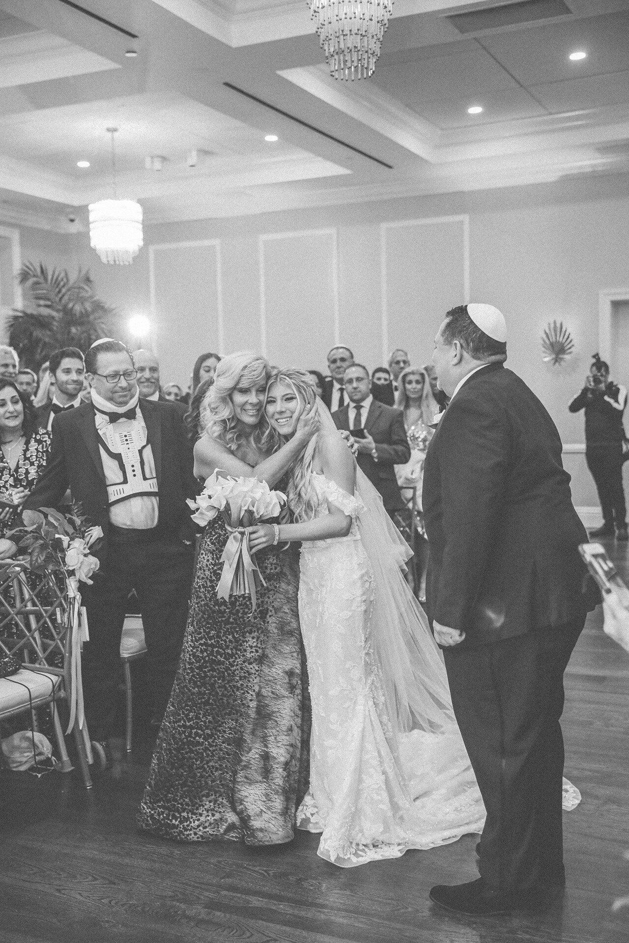 bride-mom-pelican-club-ceremony