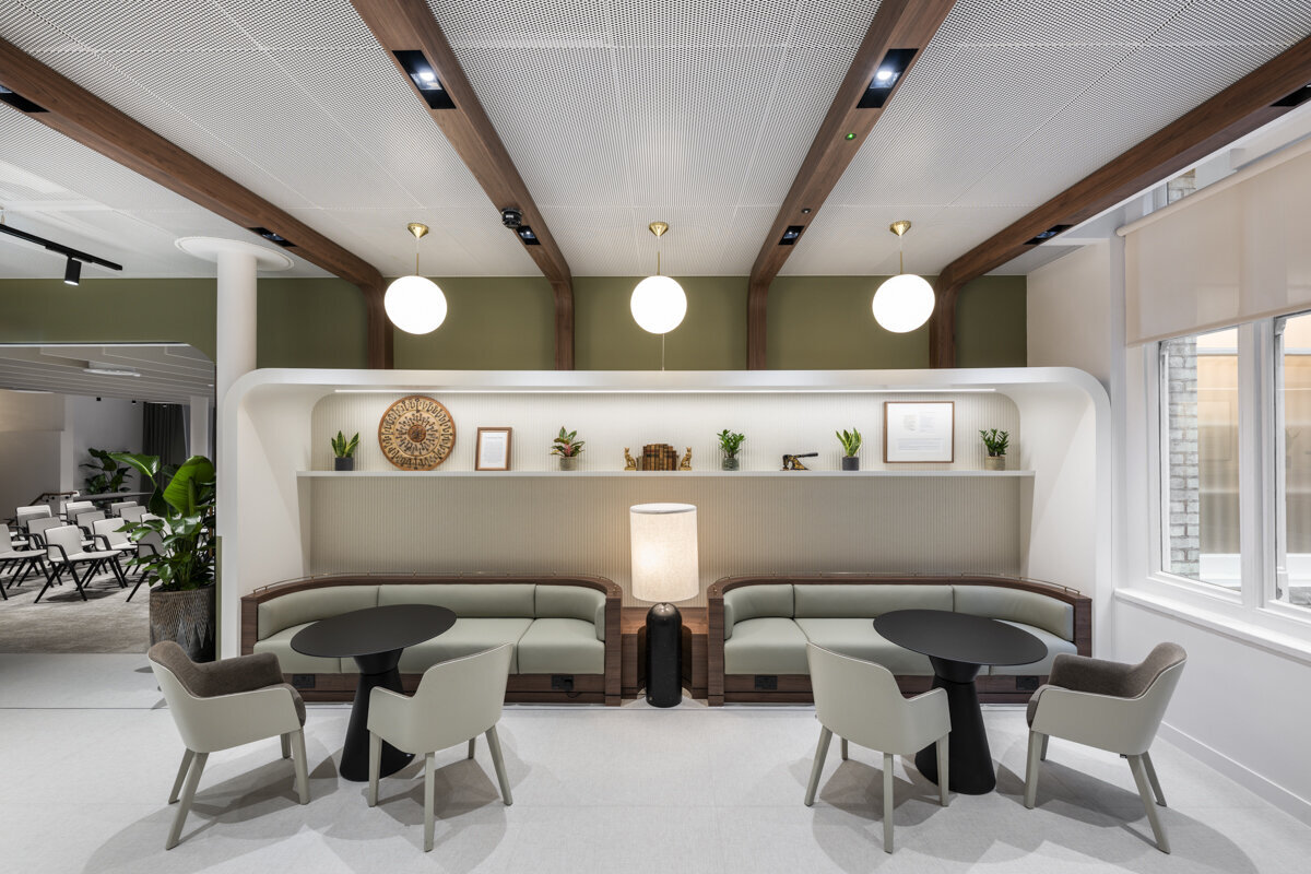 QBRE - Office Curator - photographers
