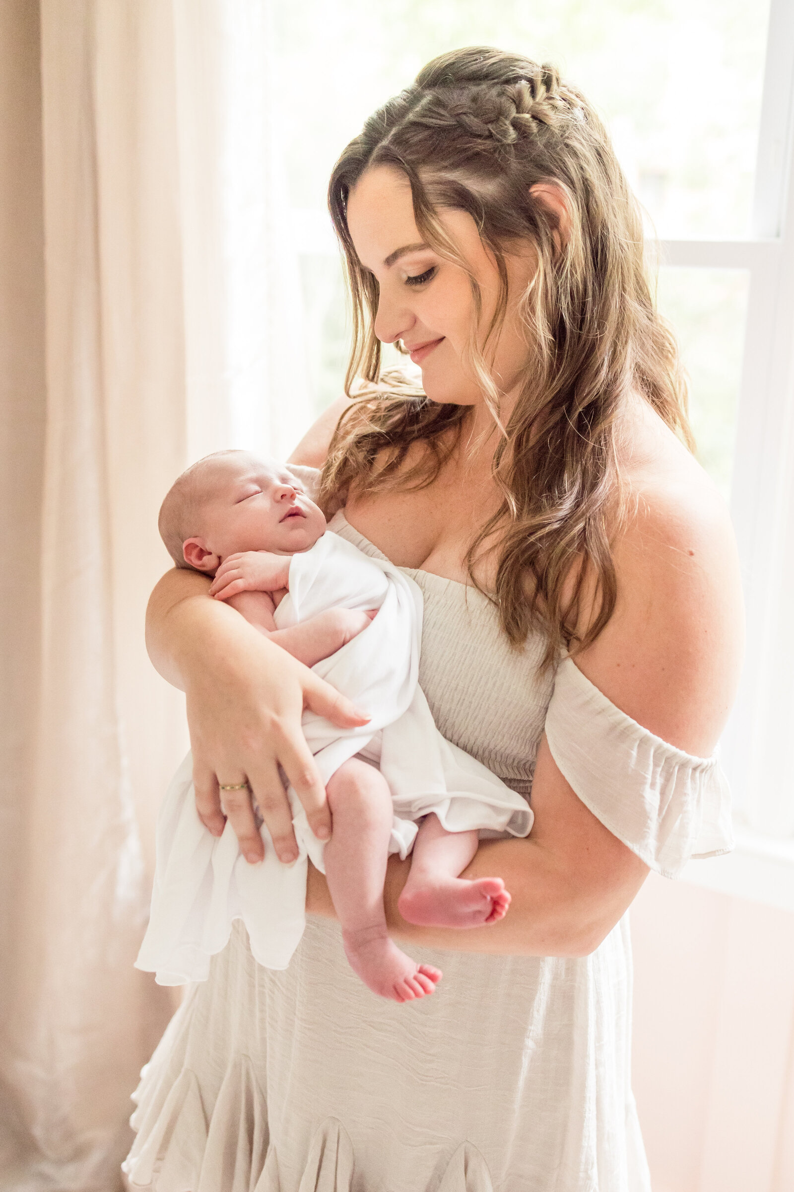 newborn-photography-virginia-beach-mom-and-baby-girl