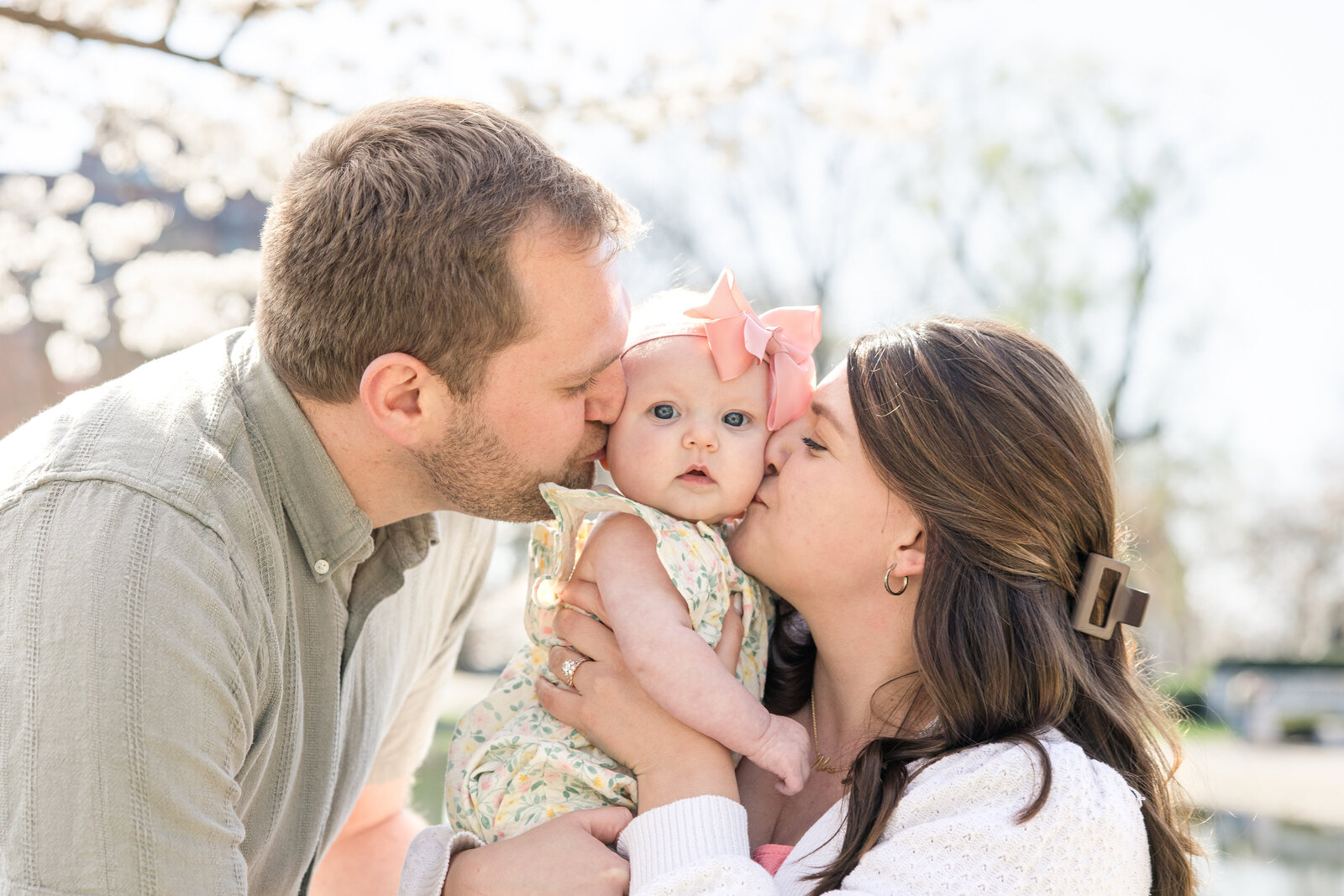 Cleveland Ohio Photographer family photo light and airy true to color