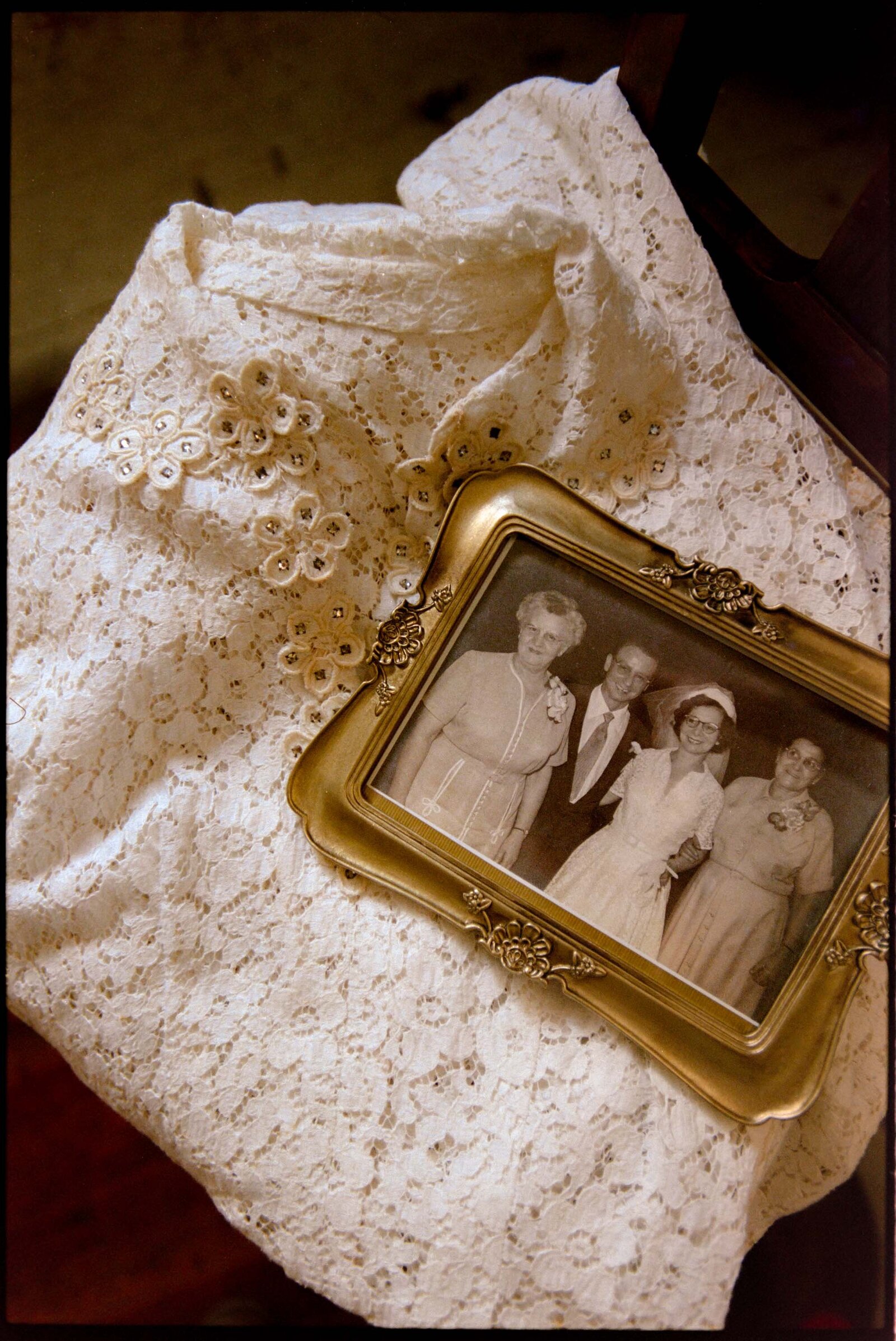 Jess-Buckley-Photo-FILM-Wedding-Coast-Lodge-3