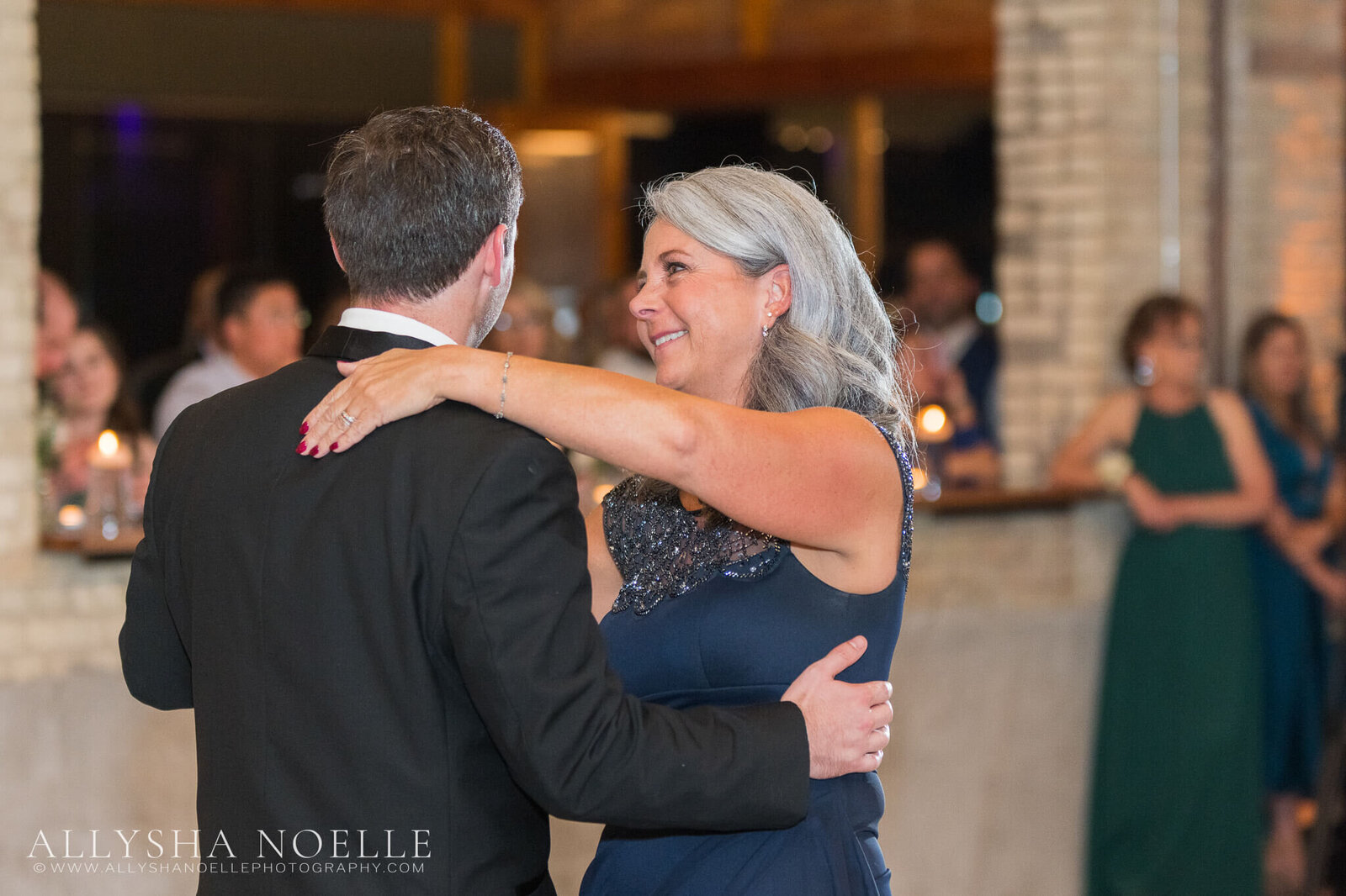 Wedding-at-The-Factory-on-Barclay-in-Milwaukee-1108
