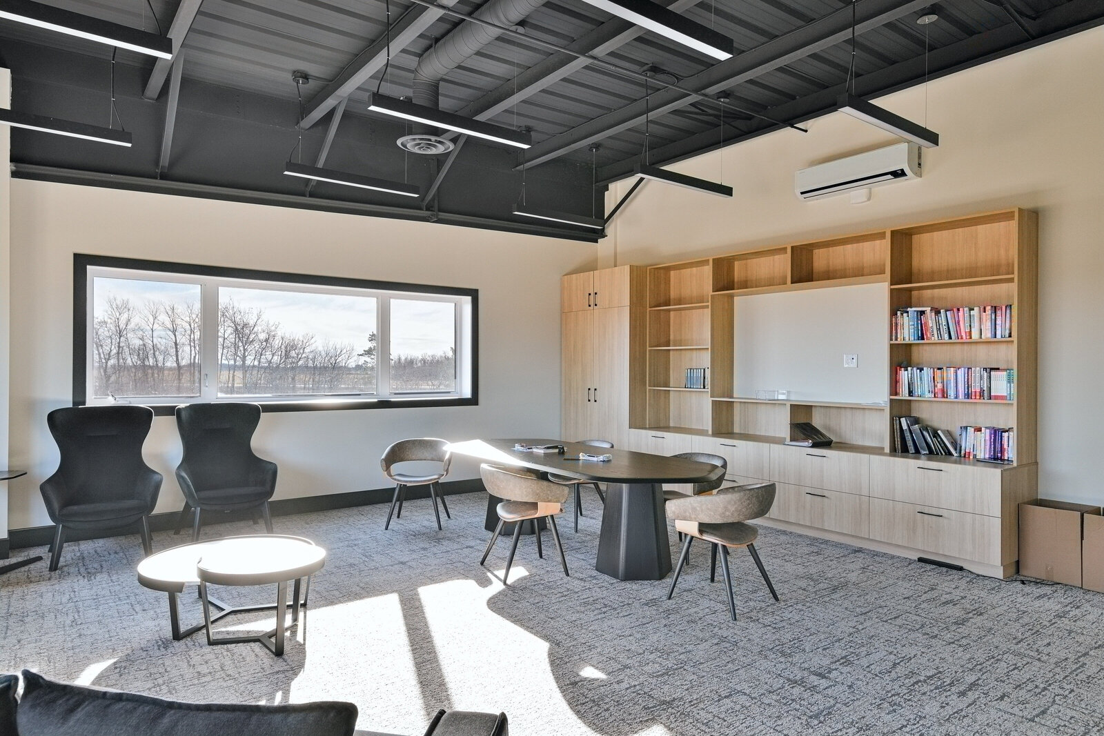 Yakta Building 43