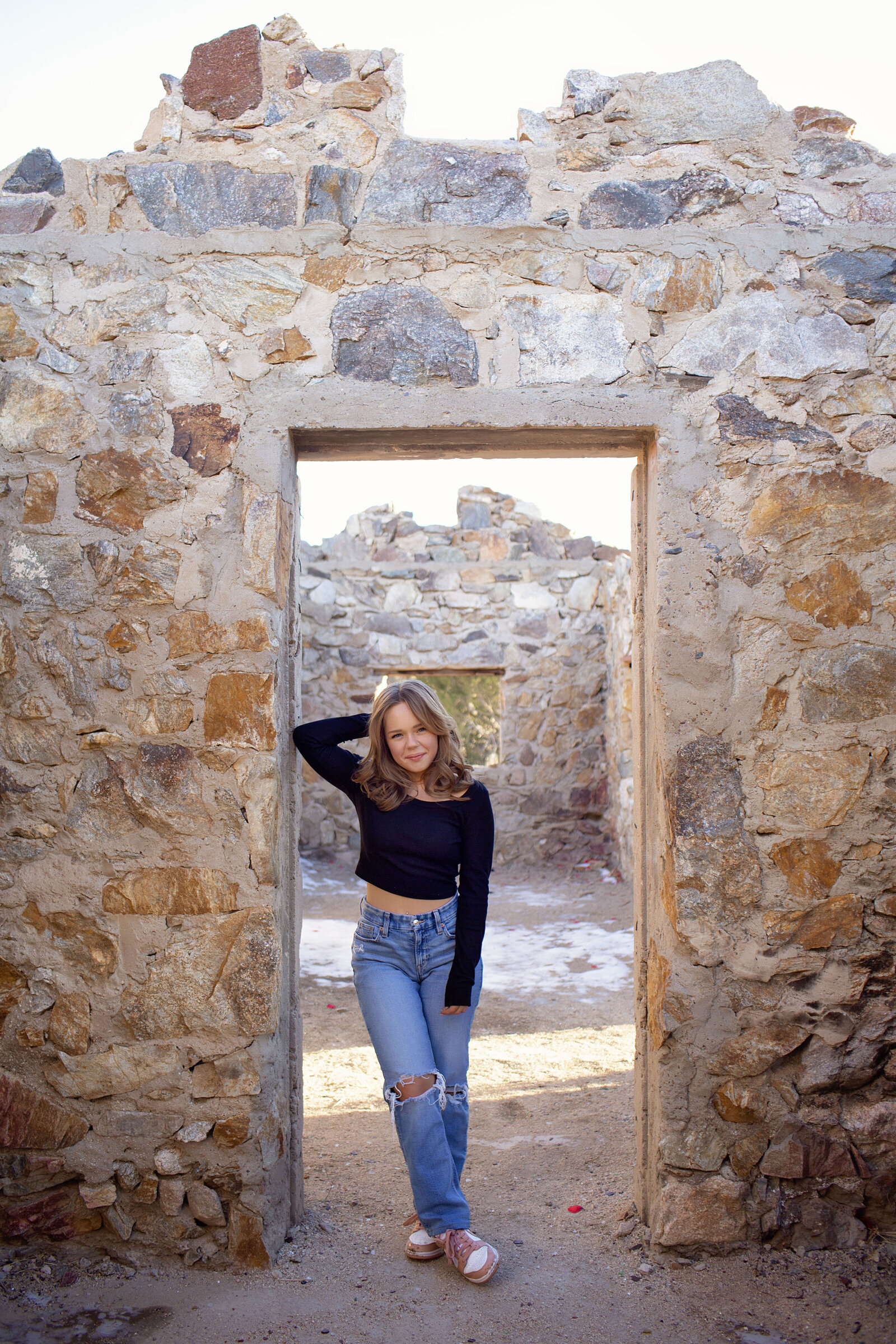 Senior-Girl-ABQ-in-a-brick-house