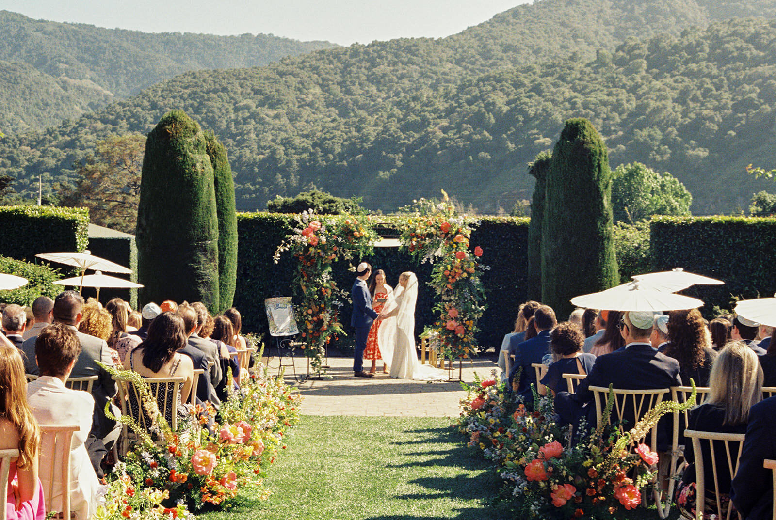 Colorful Bernardus Spring Wedding3