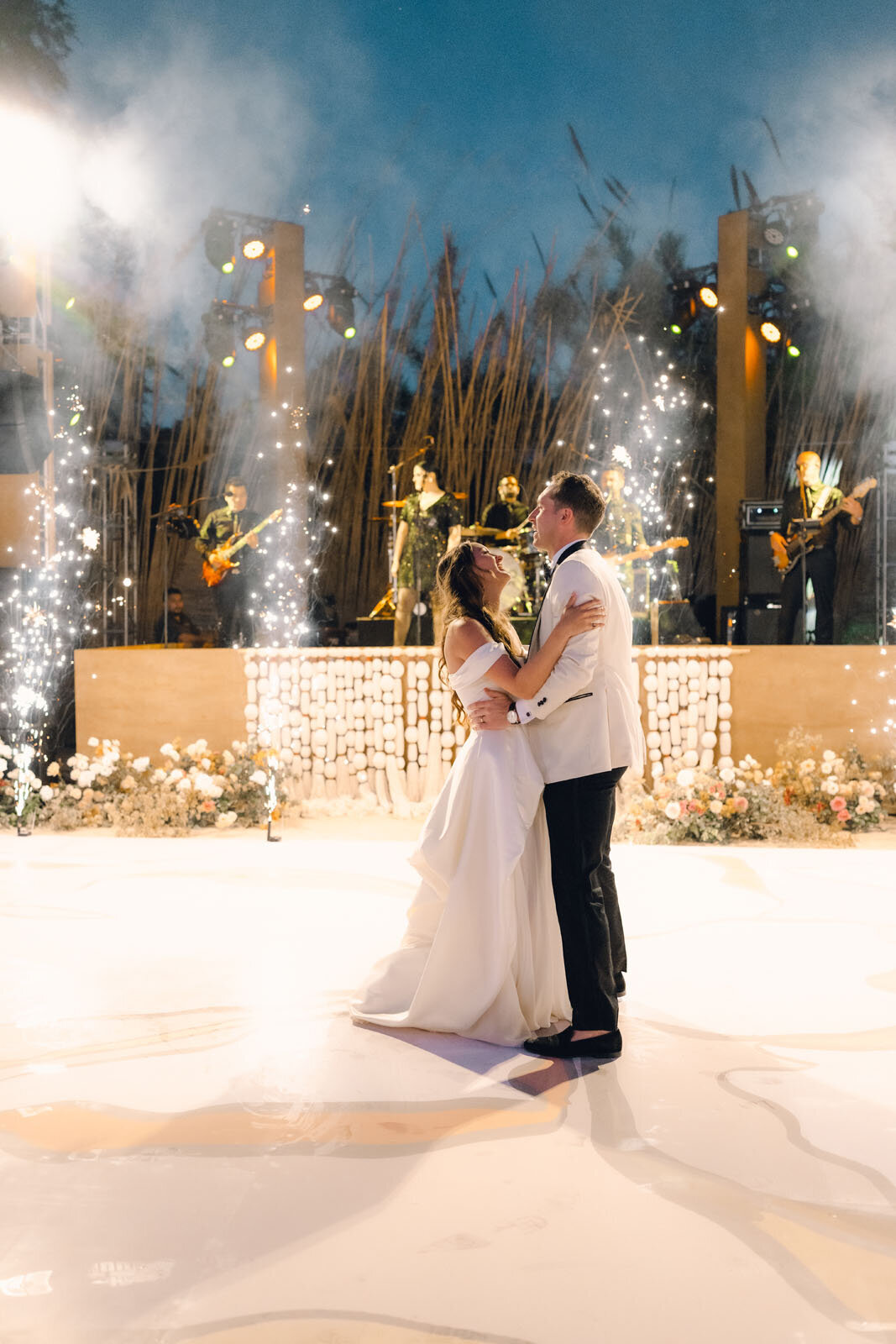 8_Venue&FirstDance_H&A-64