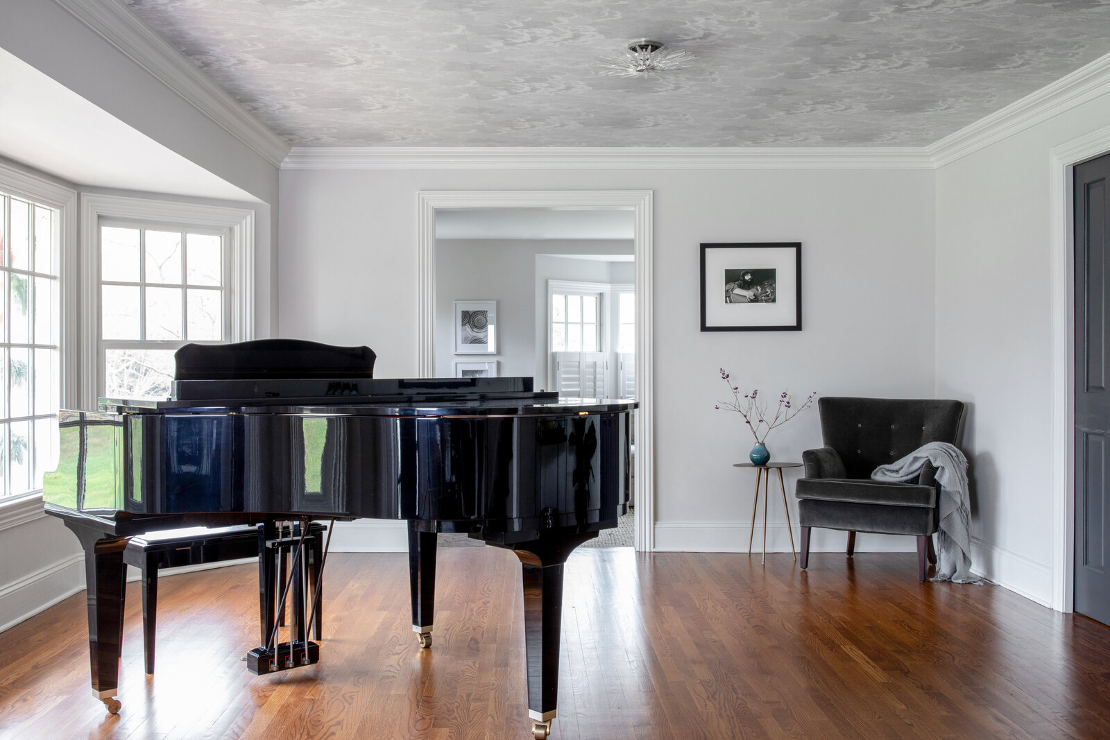 BABY-GRAND-PIANO-MUSIC-ROOM-WALLPAPER-ON-CEILING