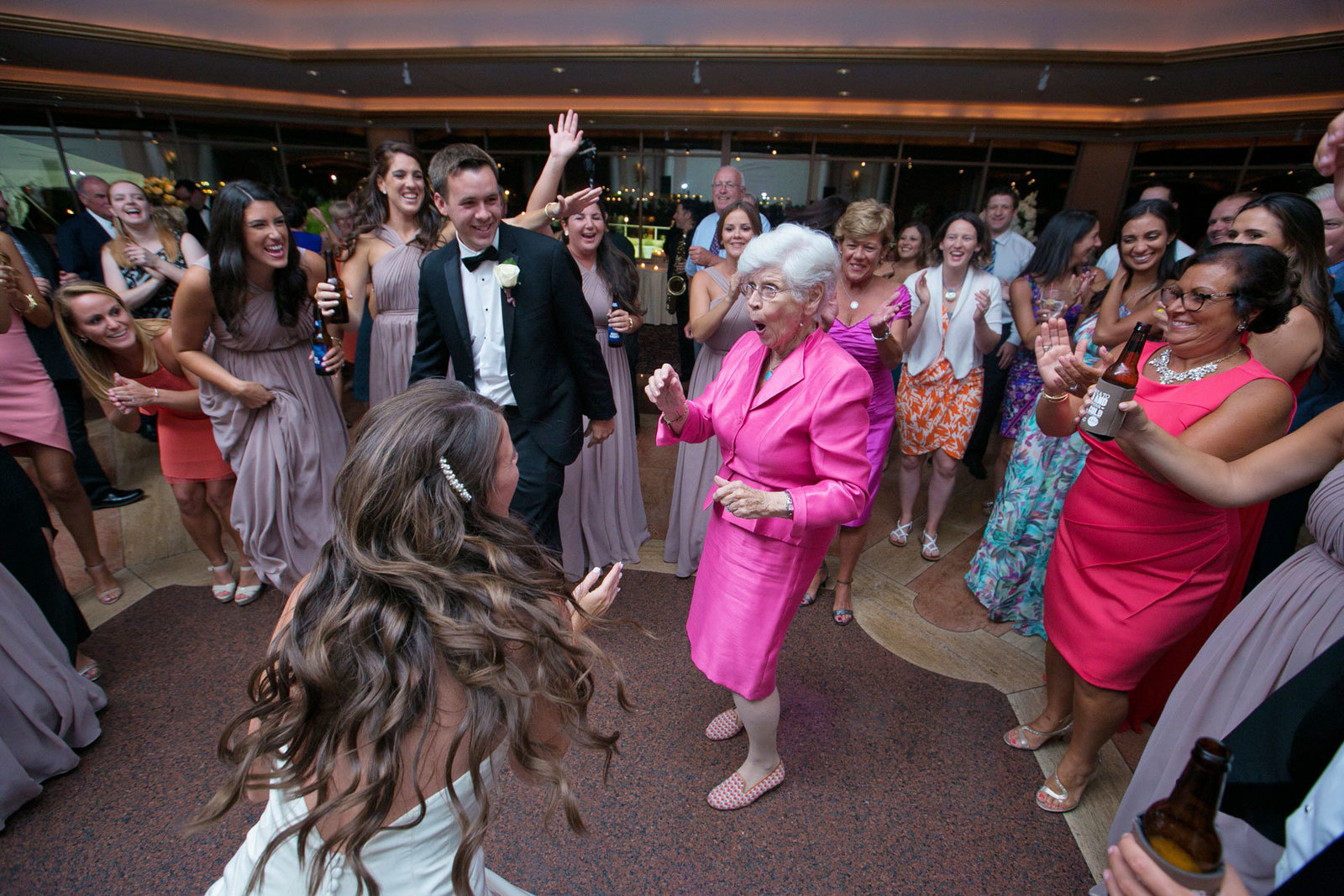 guests dancing at Glen Island Harbor Club