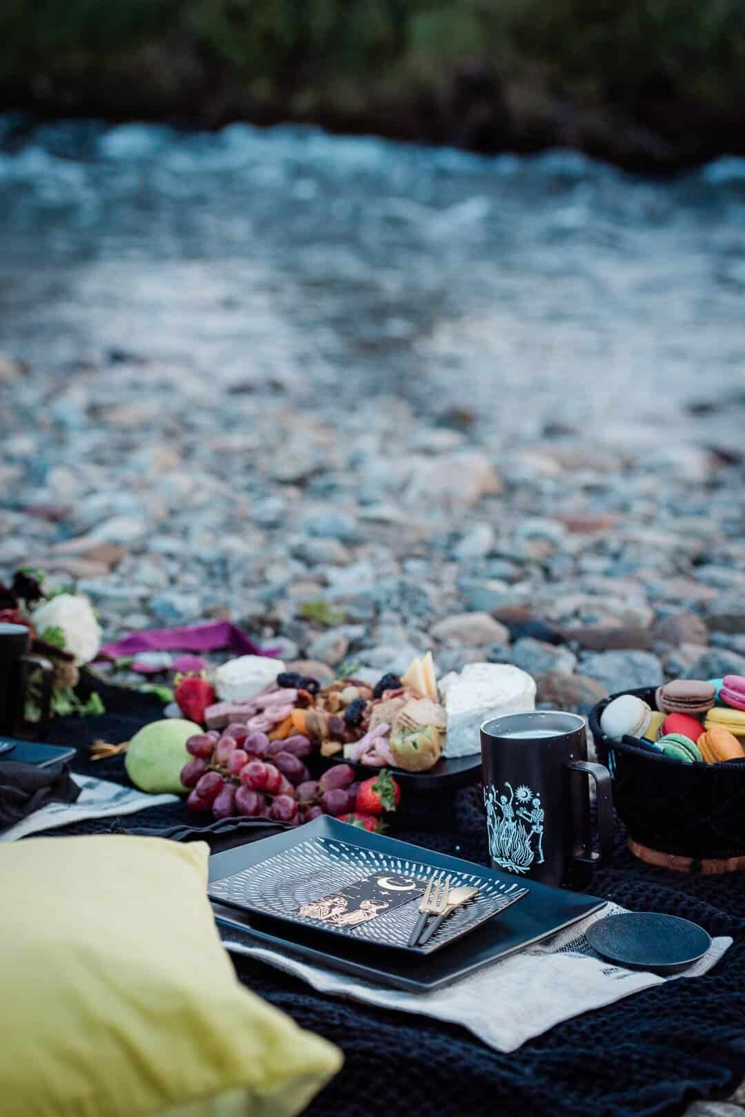 Alaska-Top-Destination-elopement-photographer-for-luxury-multi-day-weddings-Soul-And-Sky-Weddings-3