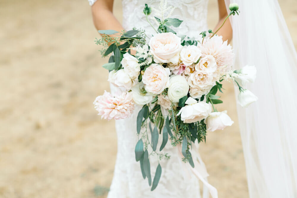 mendocino-ca-wedding-romantic-blush-bride-bouquet