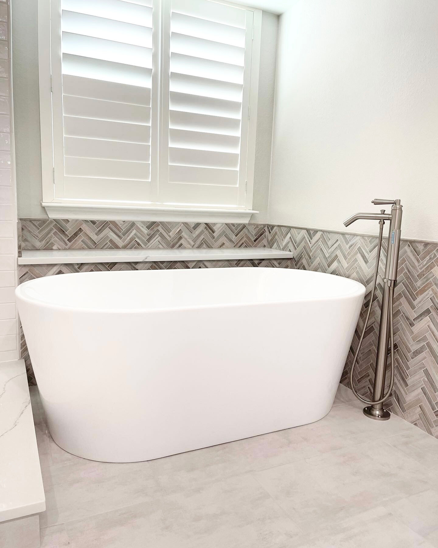 Tailored home renovation designs showcasing personalized remodeling options that reflect the homeowner's unique style, with custom layouts, premium materials, and expert craftsmanship for a truly one-of-a-kind living space.