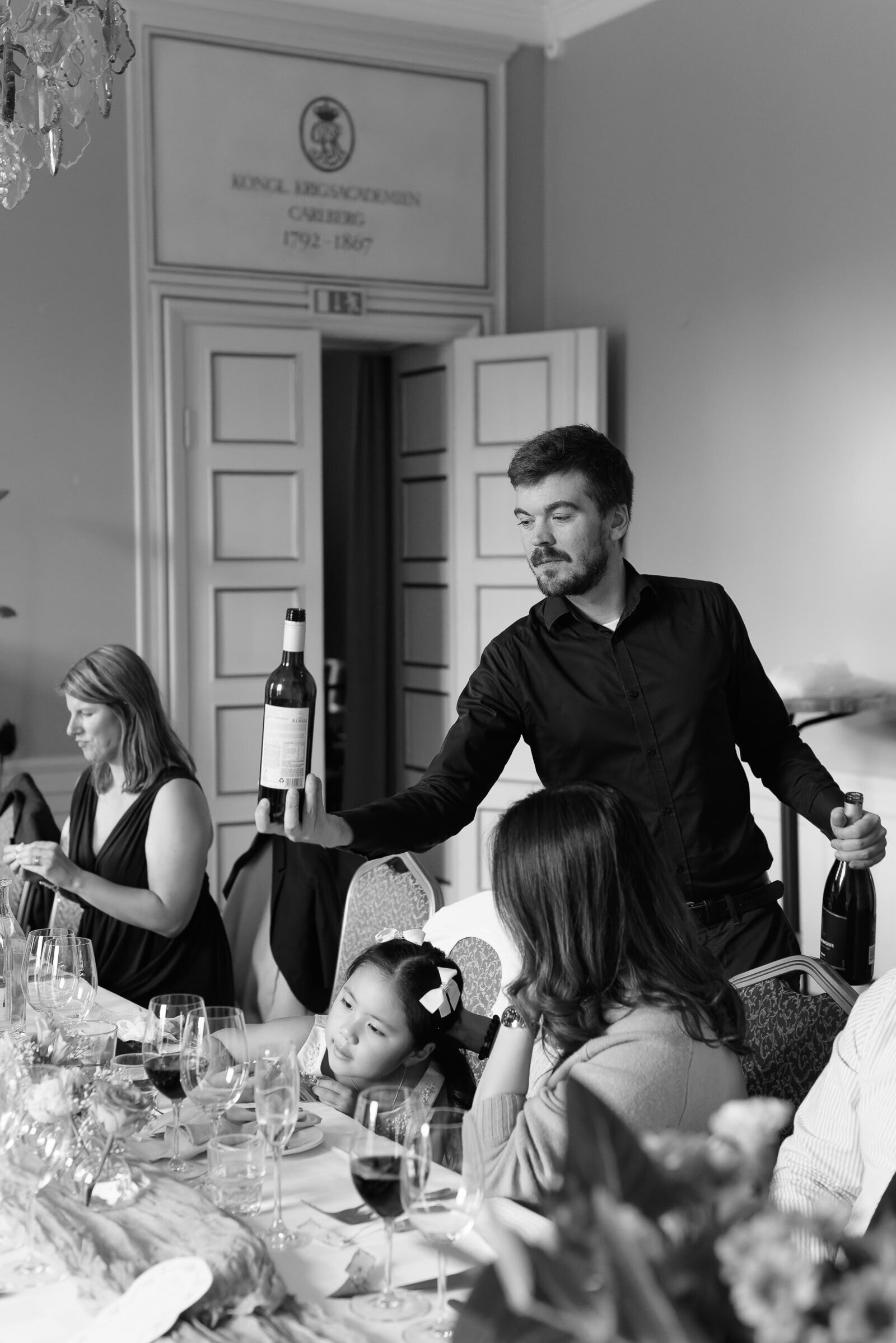 Destination Wedding Photographer Anna Lundgren in Stockholm Wedding at Nasby Slott in Stockholm Sweden_055