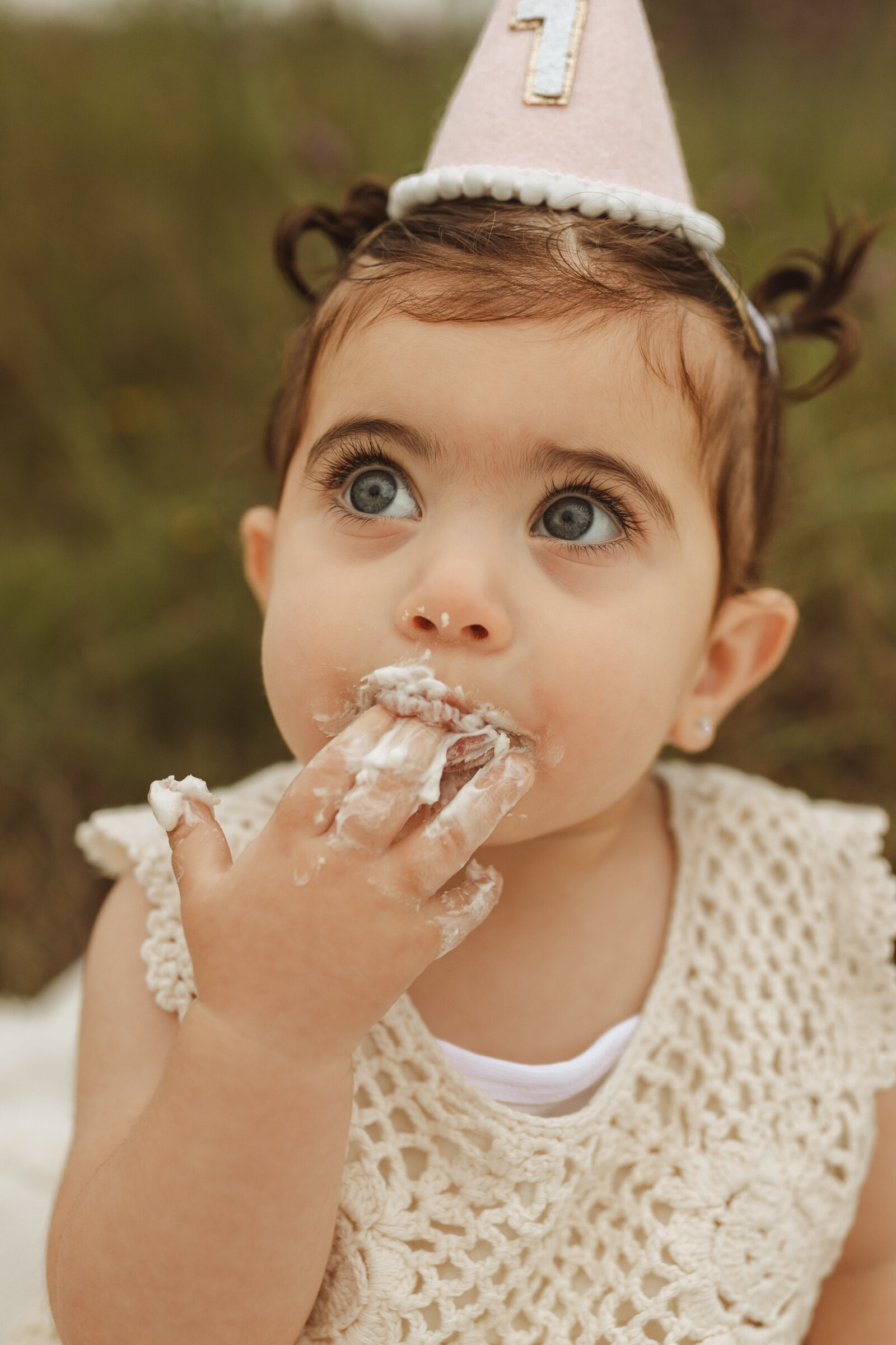 natural-lifestyle-cake-smash-photoshoot-hills-district