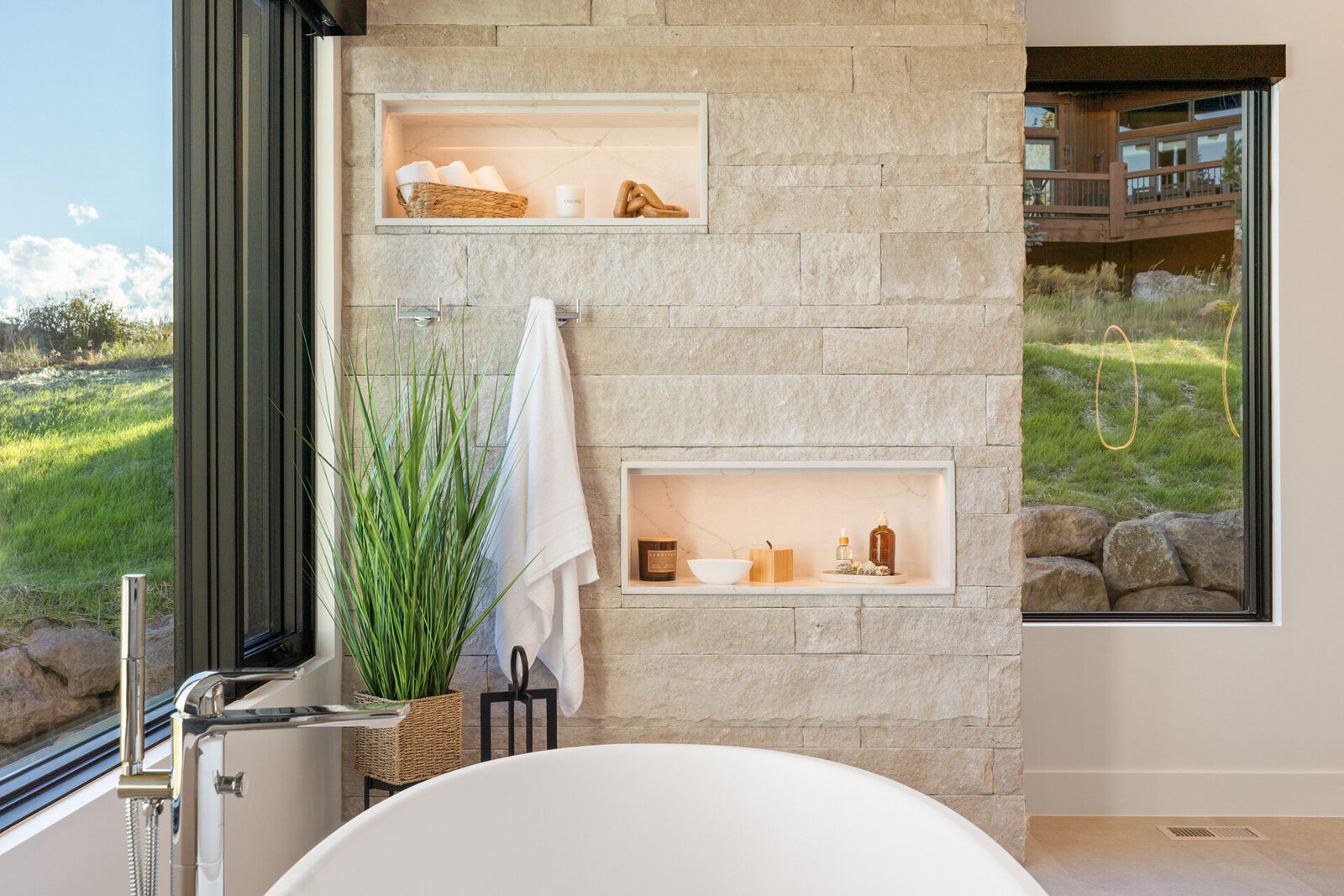 Chalet-and-Co-Park-City-Interior-Designer-bathroom-alcoves