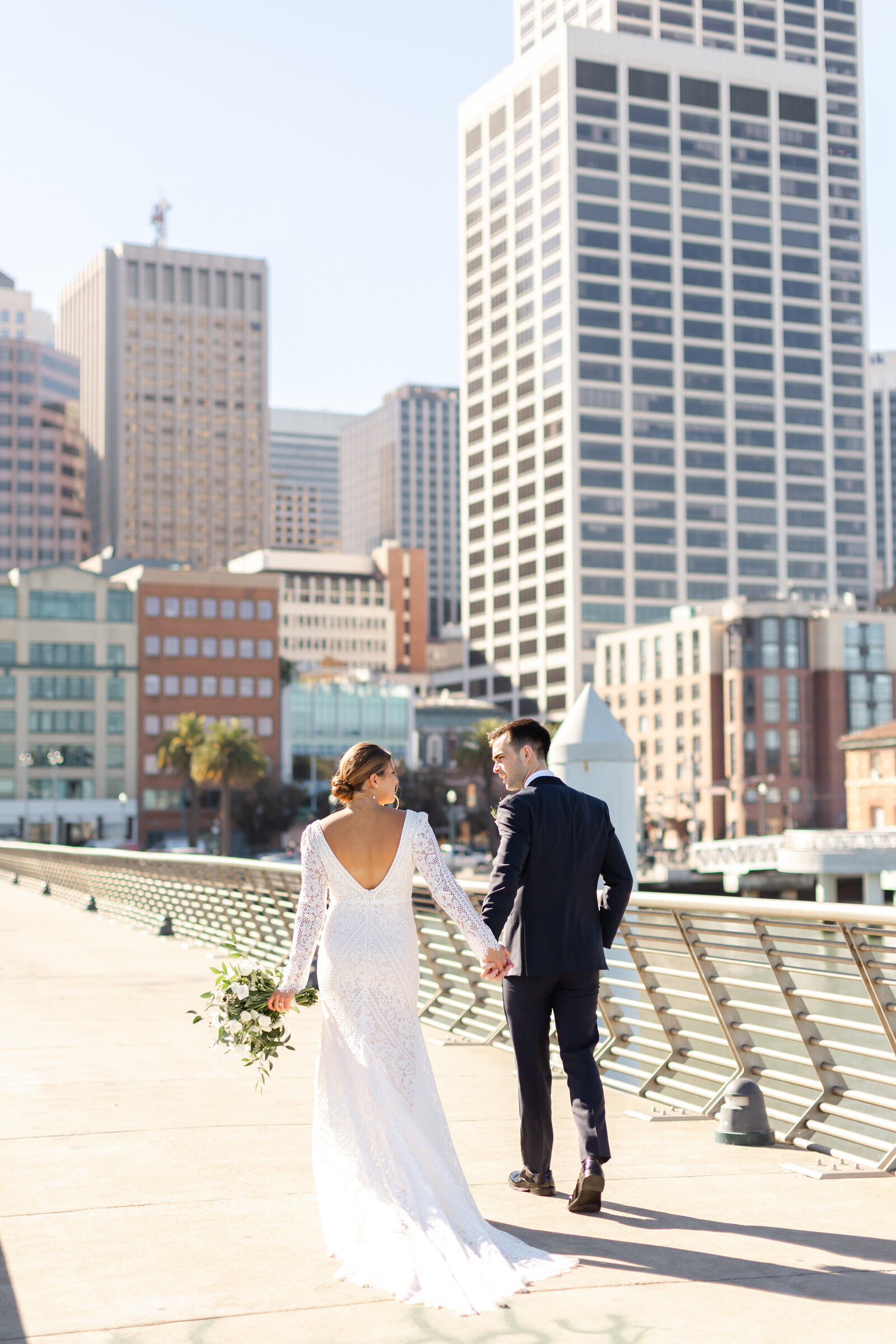 Black-white-green-modern-wedding-49