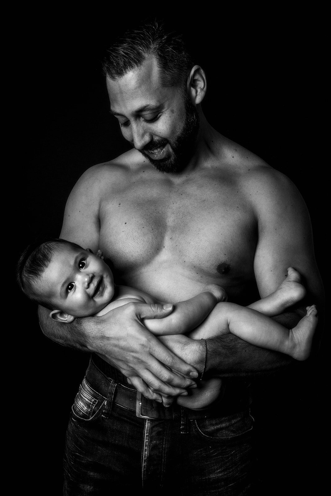 Babyfotografie met natuurlijke tinten en warme uitstraling