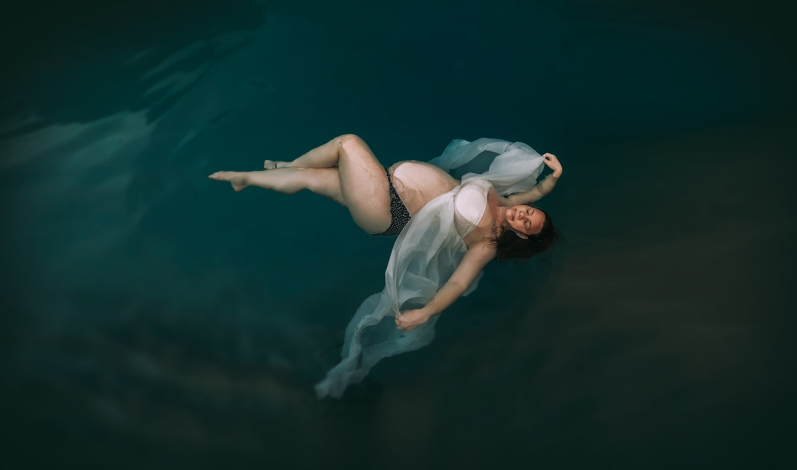 underwater-maternity-foto-bohemia_08