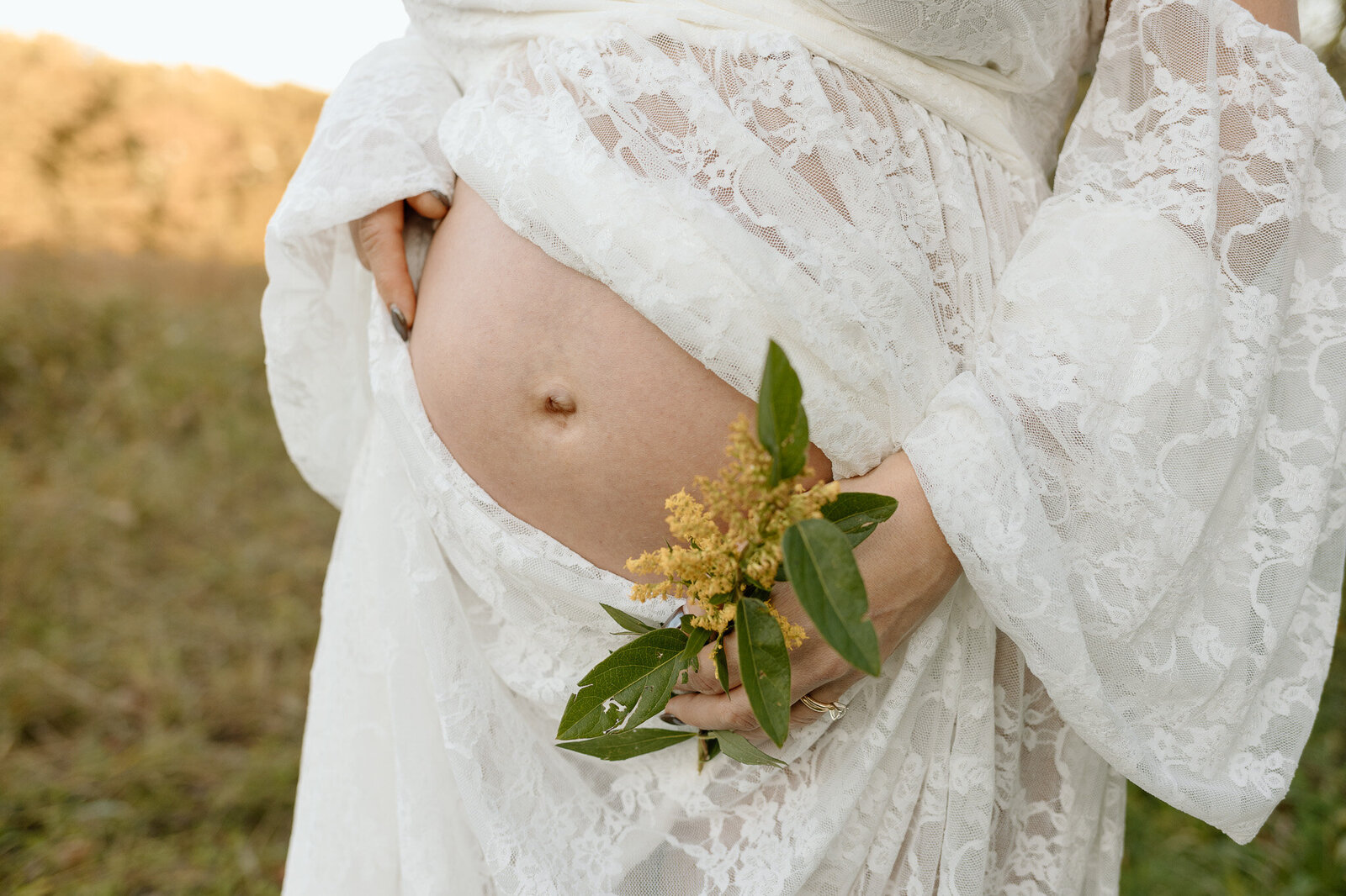 lifestyle-outdoor-maternity-session-photos-charlotte-nc (4)