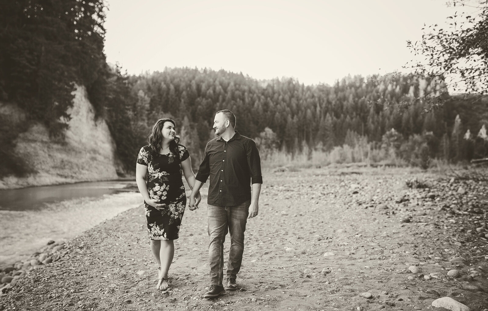WhitneyBairdPhotography_CarlbergMaternity_Aug2021_38bw
