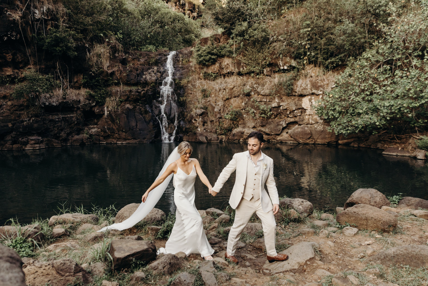 hawaii waterfall wedding