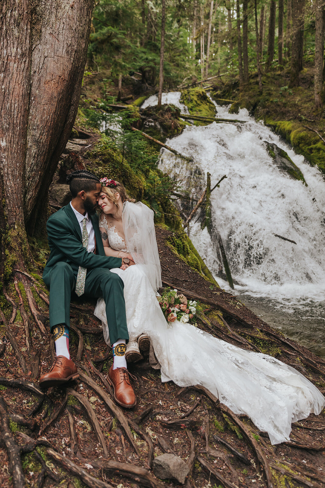 Marissa-Solini-Photography-Mount-Hood-Waterfall-Elopement-Aaron&Katanna-206_websize