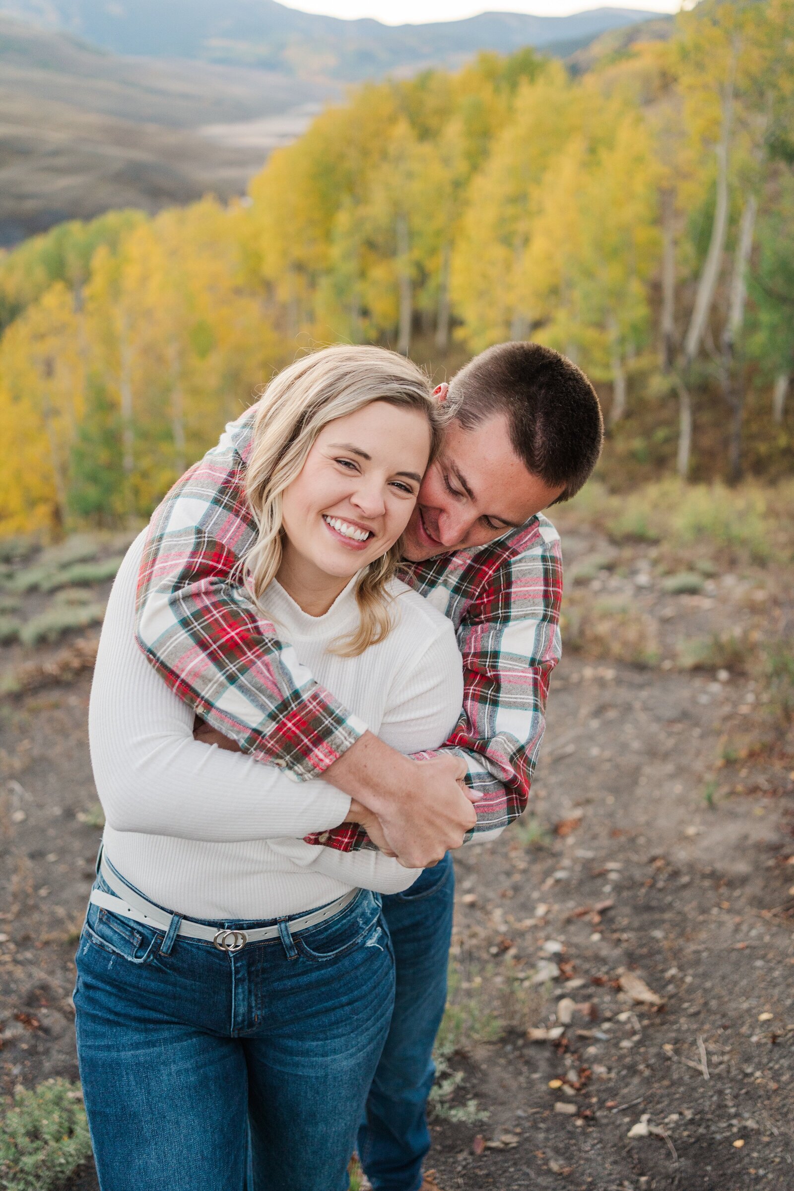 With years of experience, Sam Immer Photography provides professional photography services that capture the beauty and emotion of your love story in a natural and timeless way.