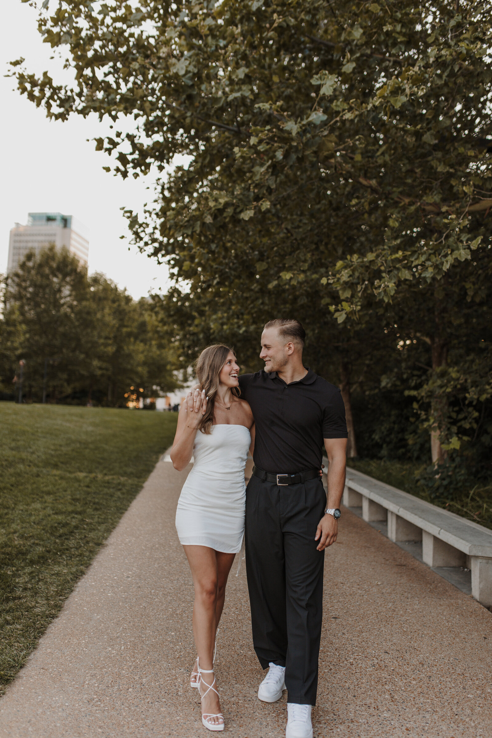 Downtown St. Louis Gateway Arch Couples session