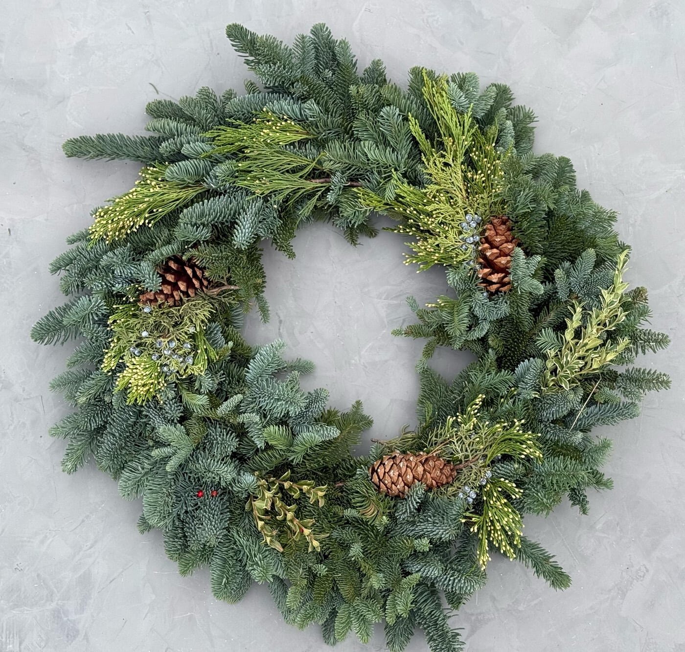 Noblesville Live Christmas Wreath - Sweet Peas Flower Farm 02