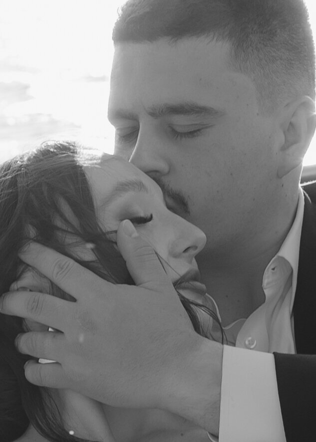 Lovely kisses in black and white