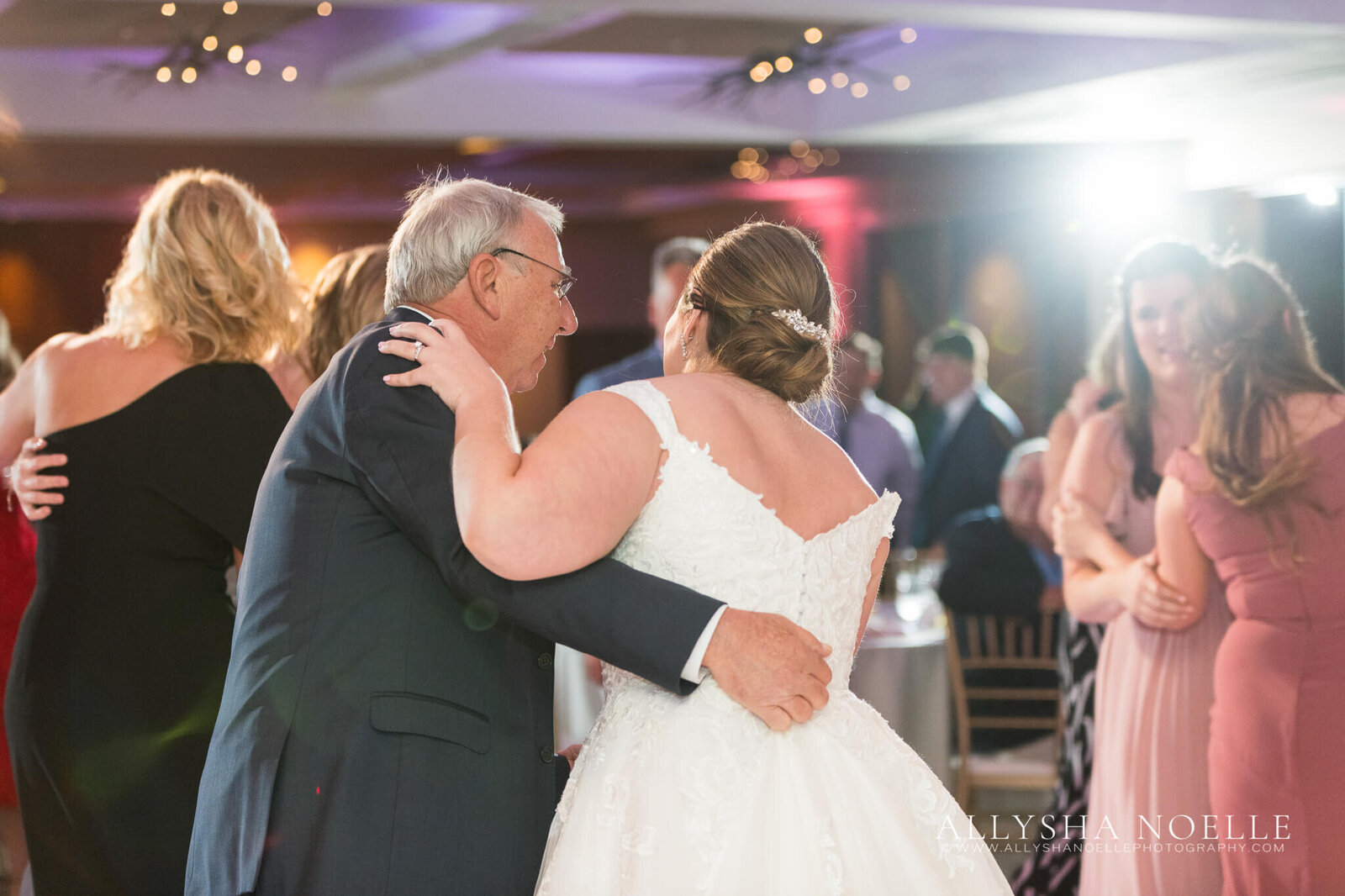 Wedding-at-River-Club-of-Mequon-908