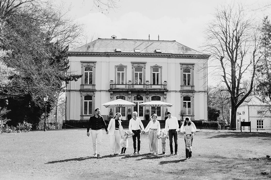 landgoedwolfslaar, wolfslaarbreda, familiefotosbijwolfslaar, familiefotosbreda, familiefotograafbrabant, ulvenhout, bavel, ginneken, zundert, rucphen, halderberge, roosendaal, landgoedbrabant. gezinsfotoswolfslaar, gezinsfotograafbavel,