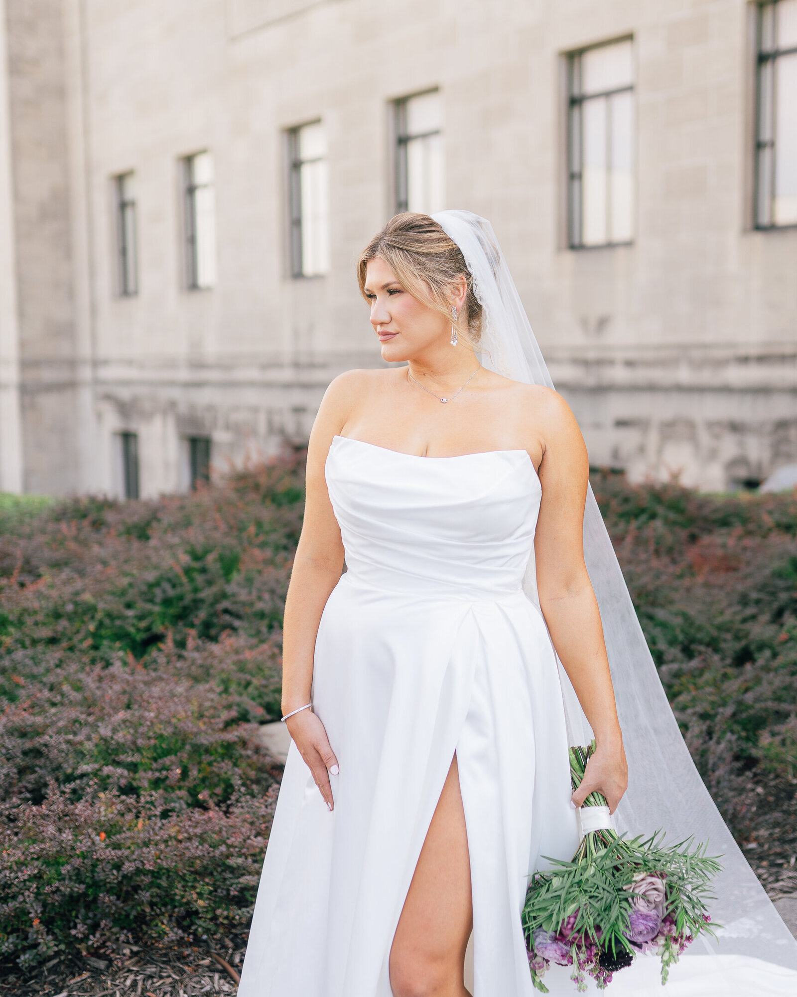 Corby Intercontinental Hotel Kansas City Wedding Plaza-118