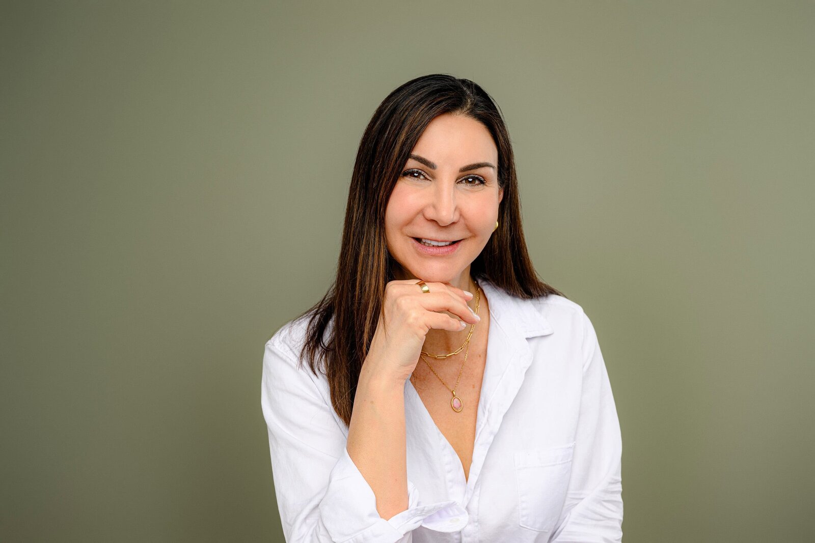 Tobis-Timeless-Treasures-Charlotte-Headshots-013